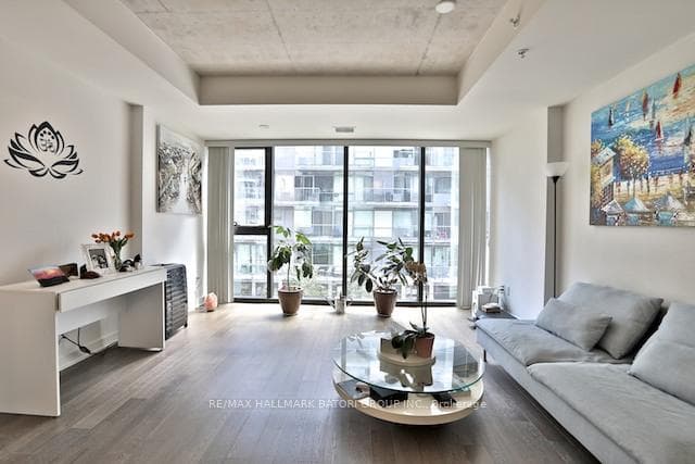 38 Stewart Street Unit 302 photo 3