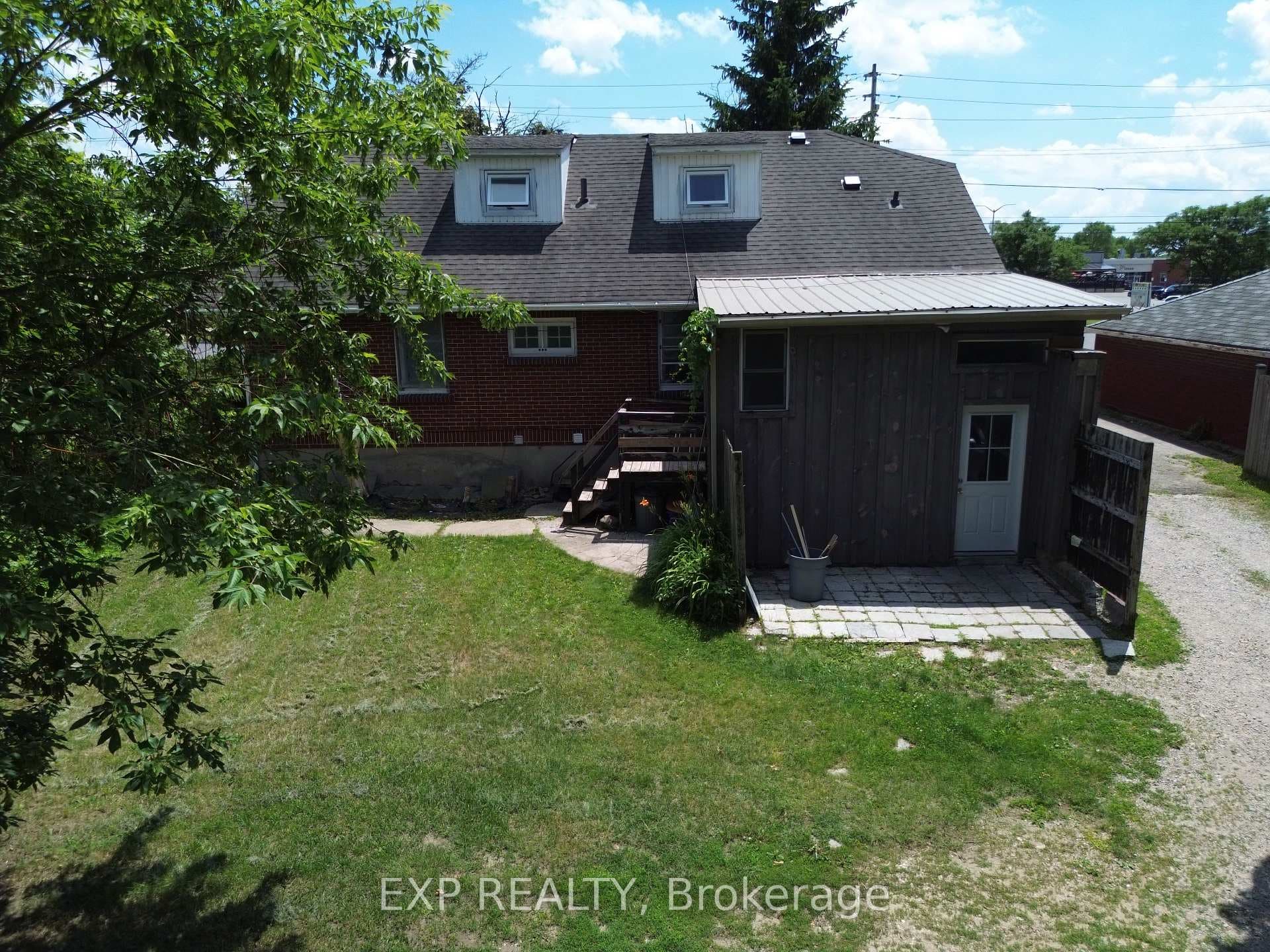 1168 Oxford Street Unit 3 photo 2