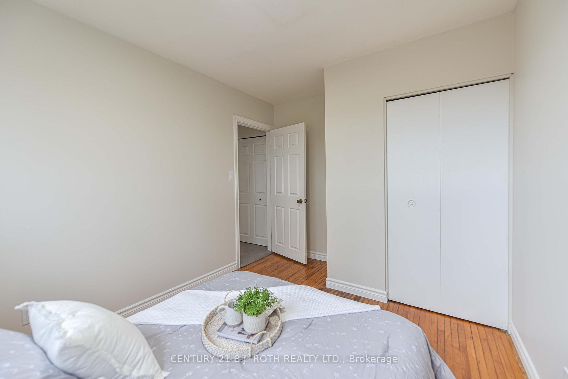 95 Simcoe Street photo 23