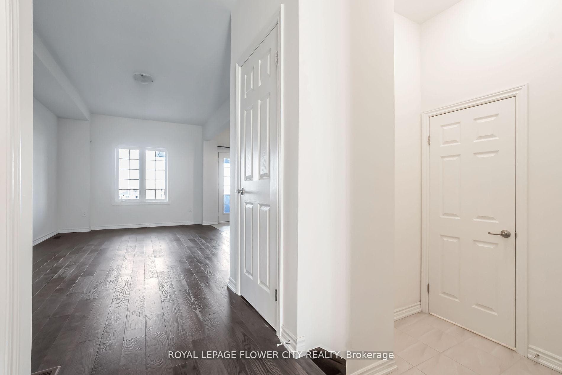 152 Flagg Avenue photo 5