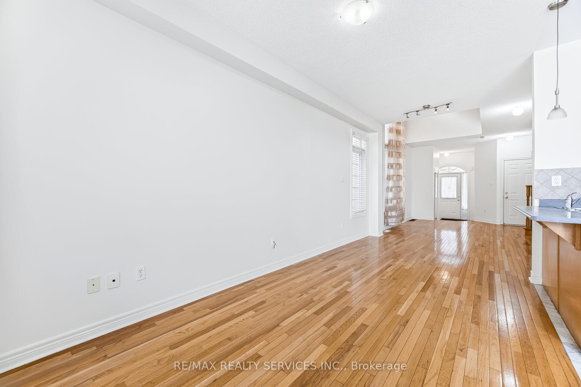 4 Rocky Point Crescent photo 12