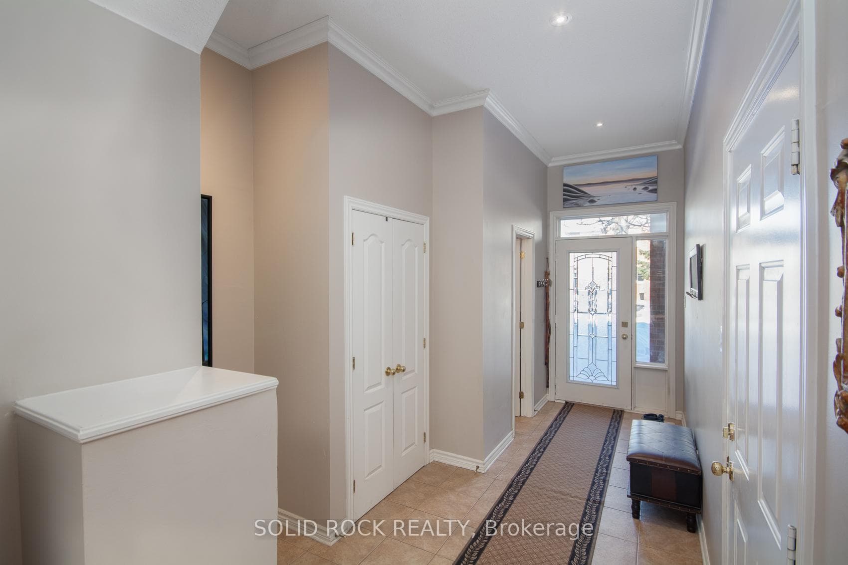 416 Cache Bay Crescent photo 3
