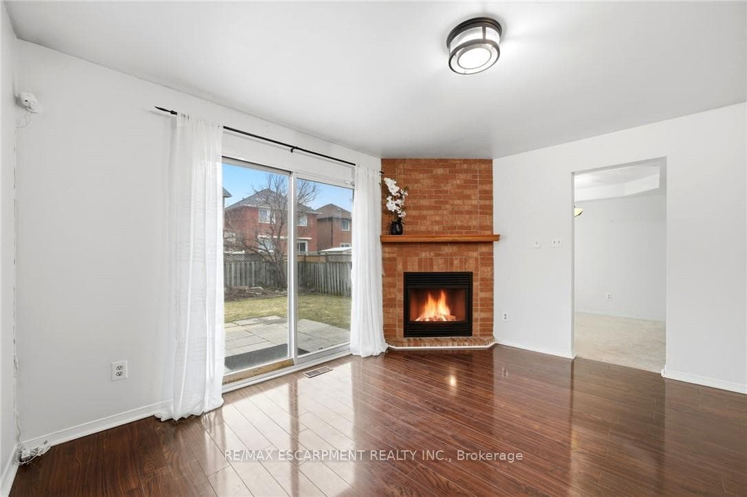 1157 Charminster Crescent photo 13