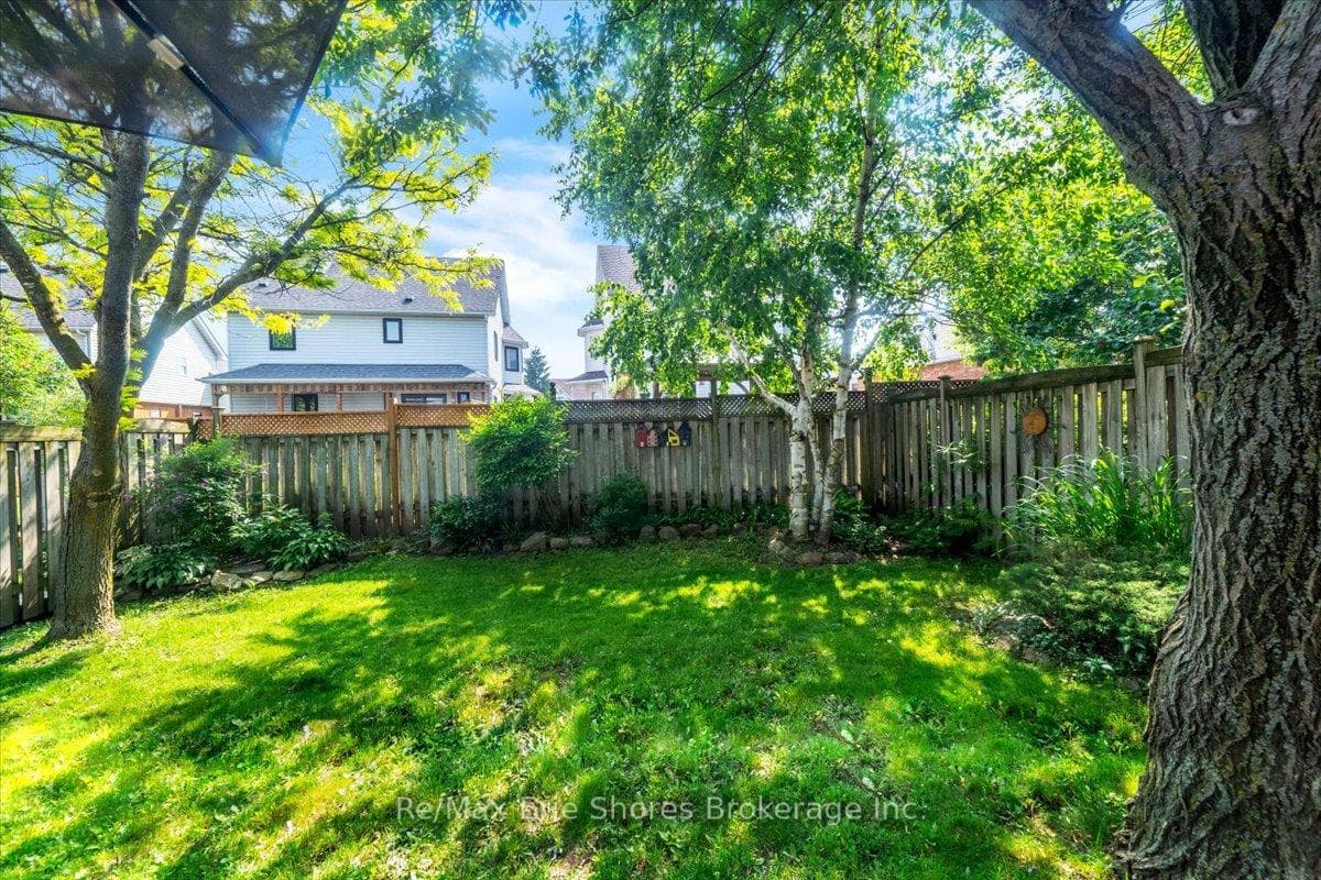 84 Doctor Moore Court photo 36
