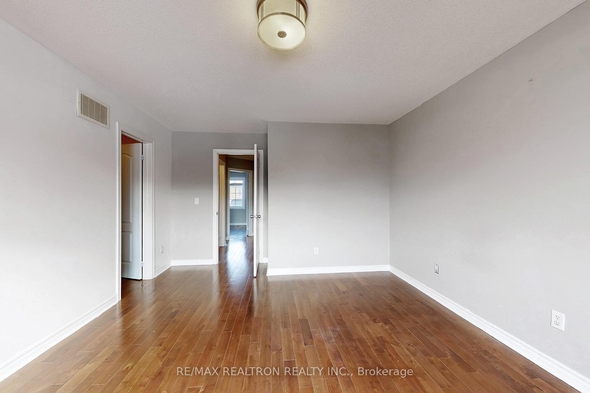 2442 Earl Grey Avenue photo 26