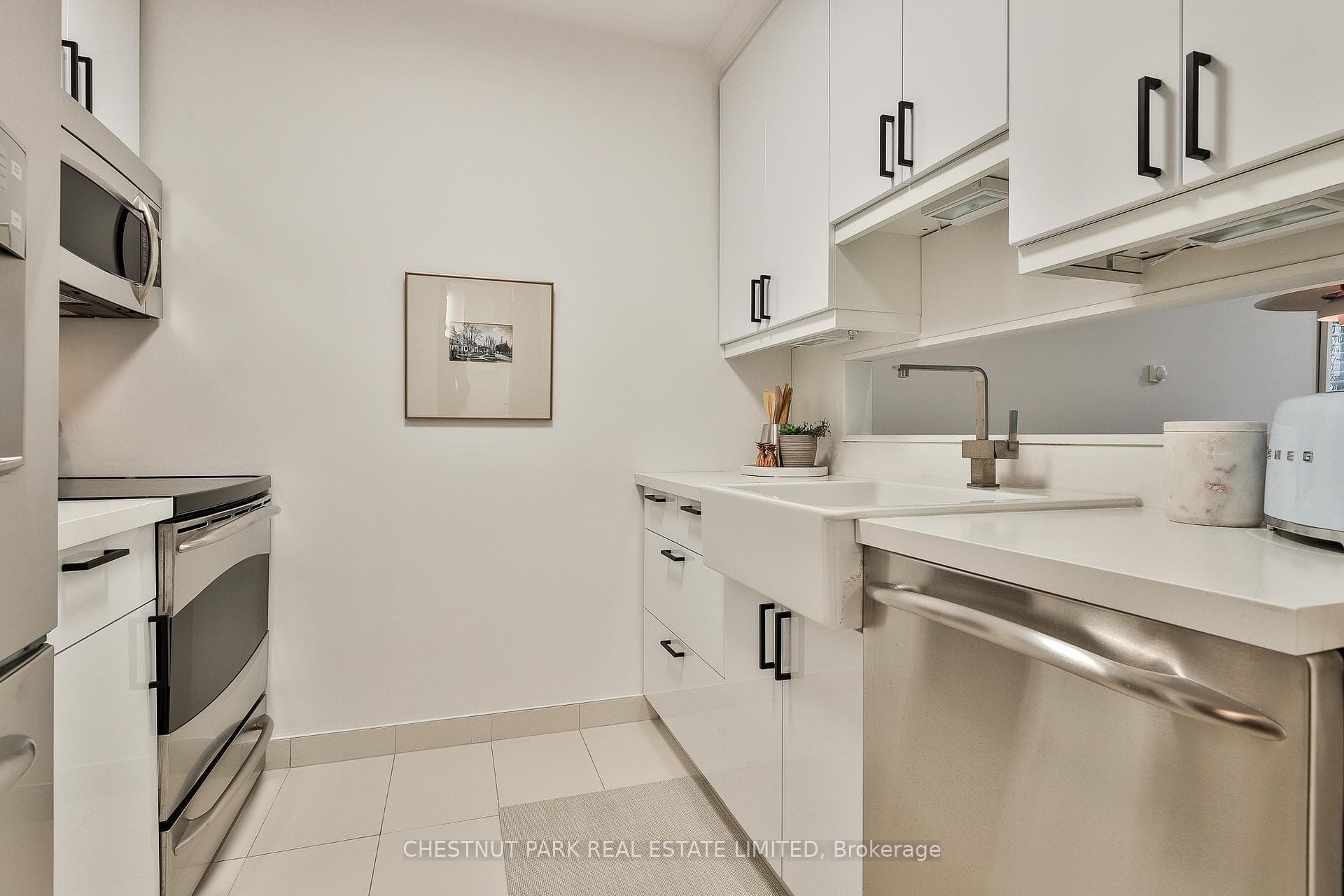 66 Roxborough Street Unit 101 photo 9
