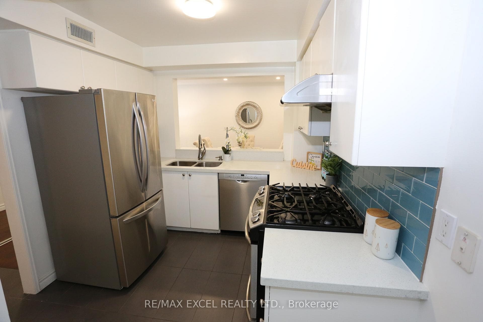 38 Hollywood Avenue Unit 114 photo 7