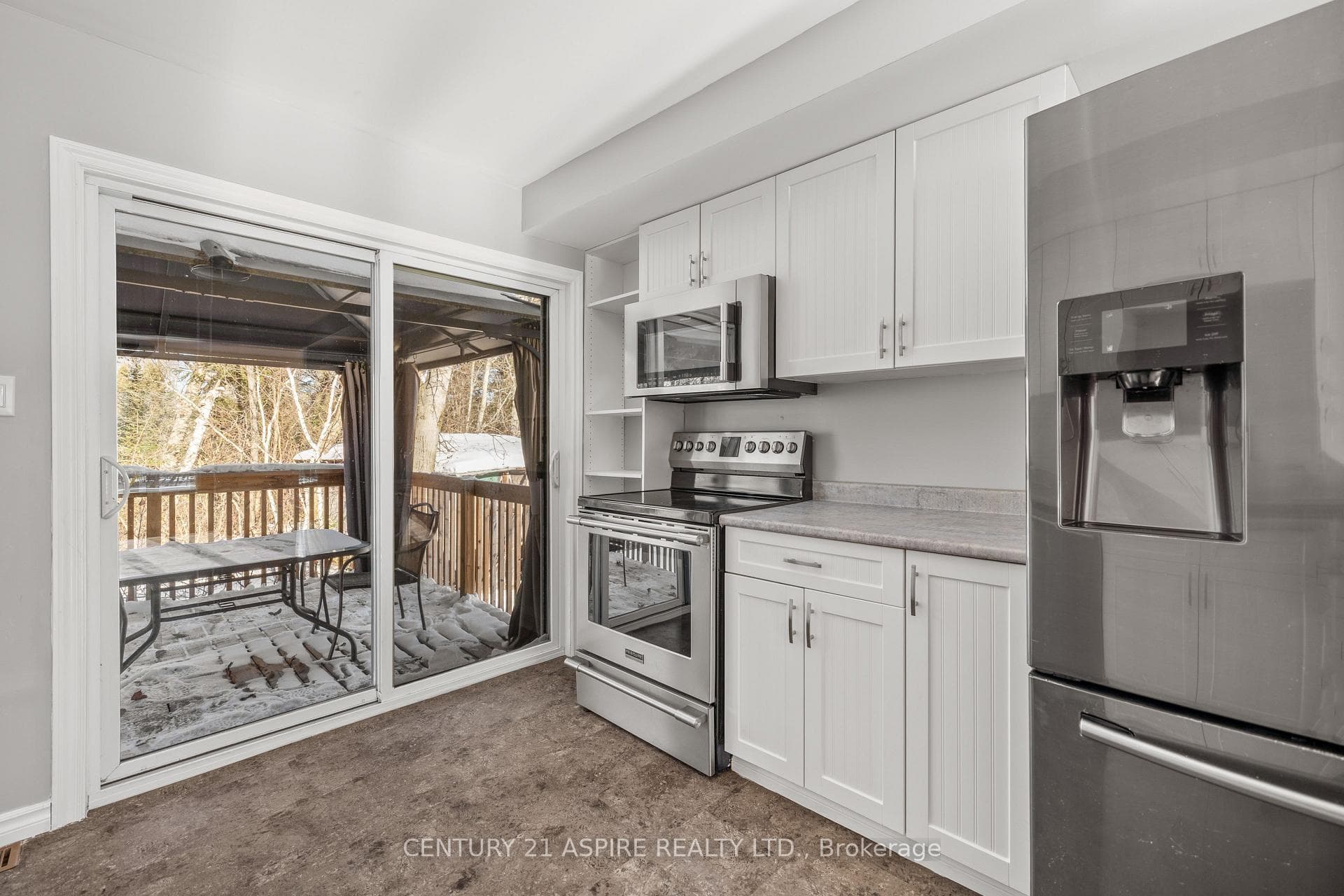 84 Sandy Beach Road photo 5