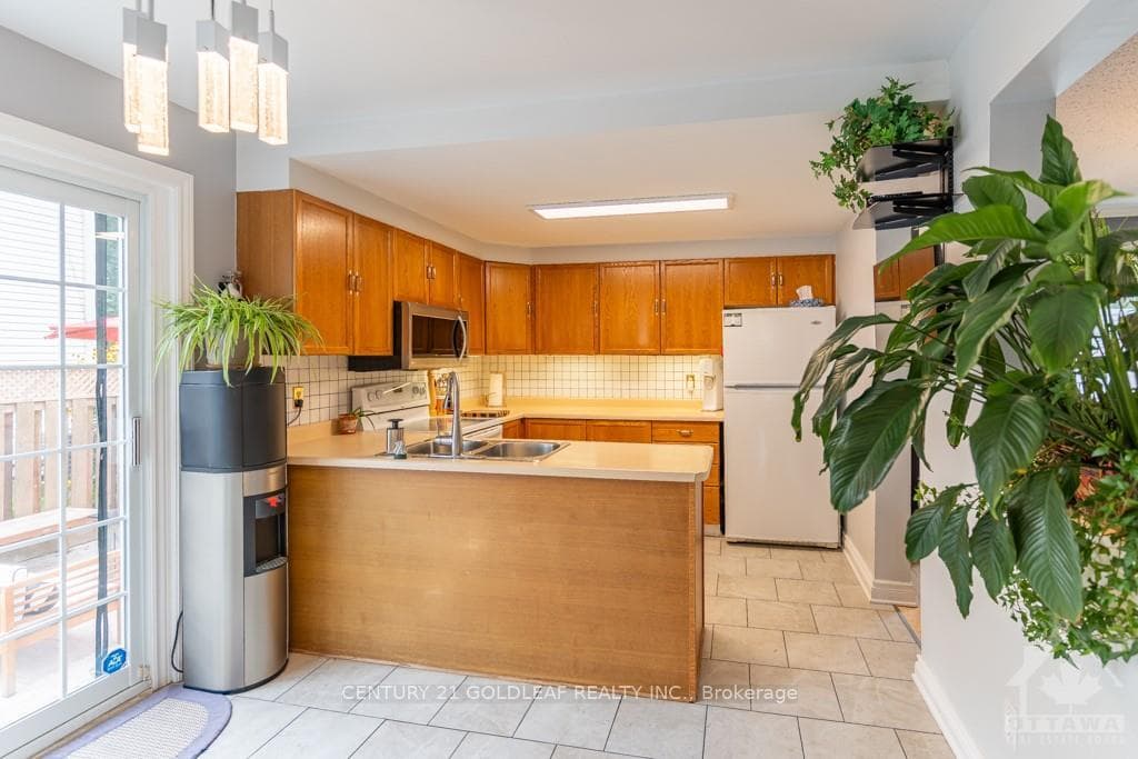1758 TACHE Way photo 14