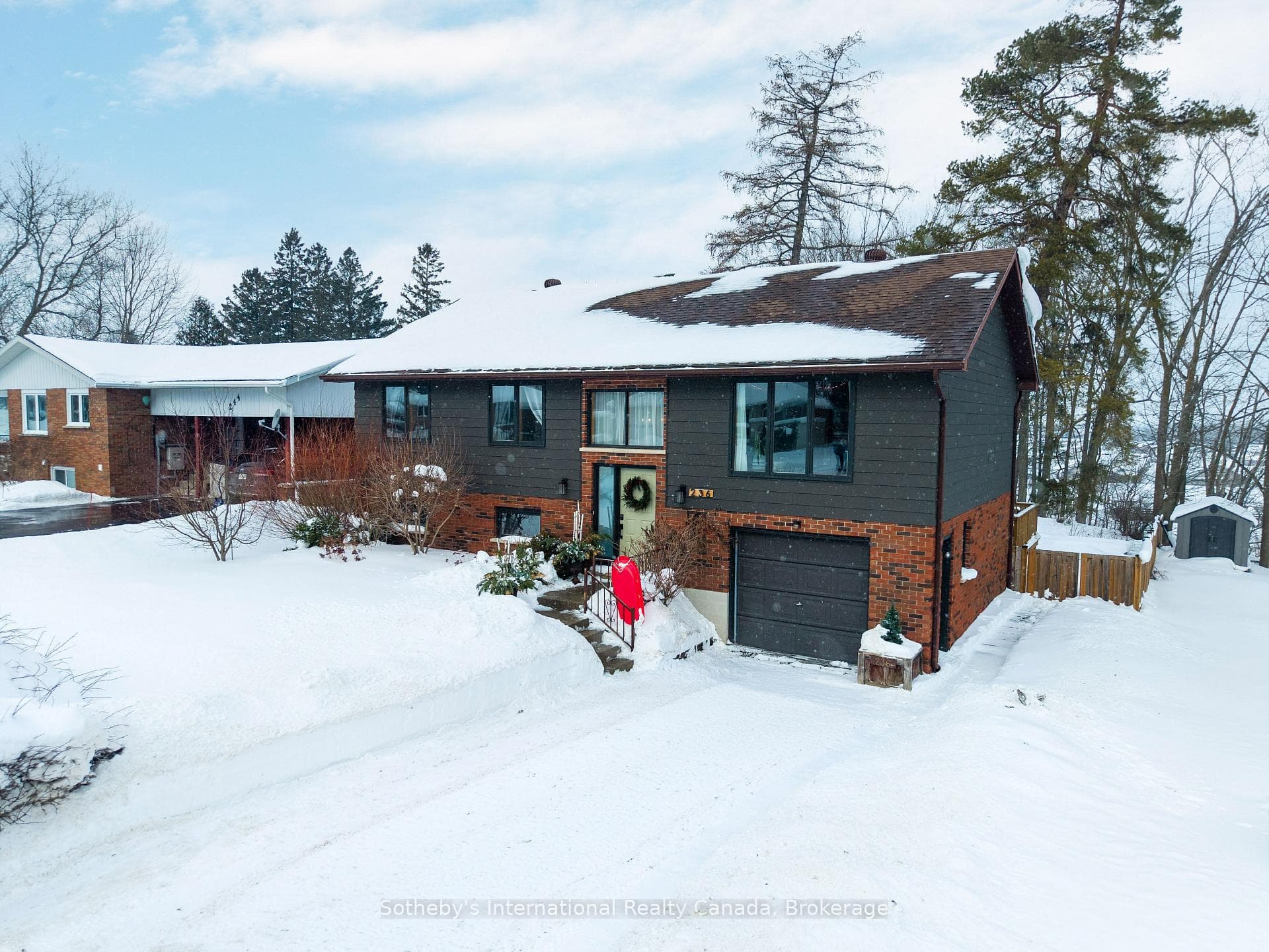 236 Collingwood Street photo 1