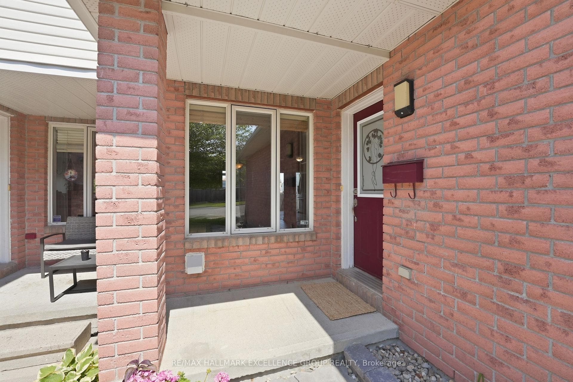 887 Nesting Way photo 3