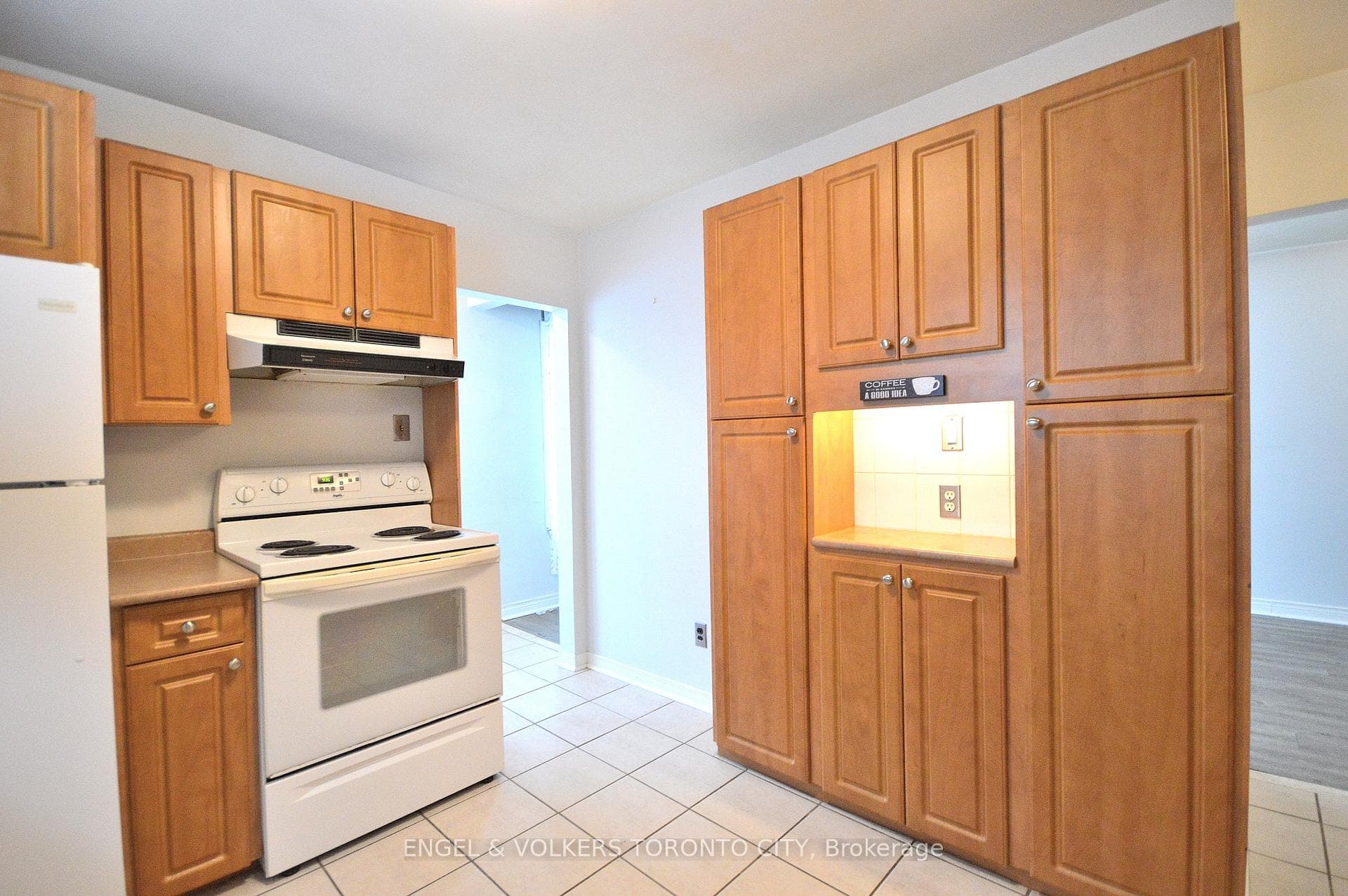 60 Lindsay Avenue Unit Main Floor photo 6