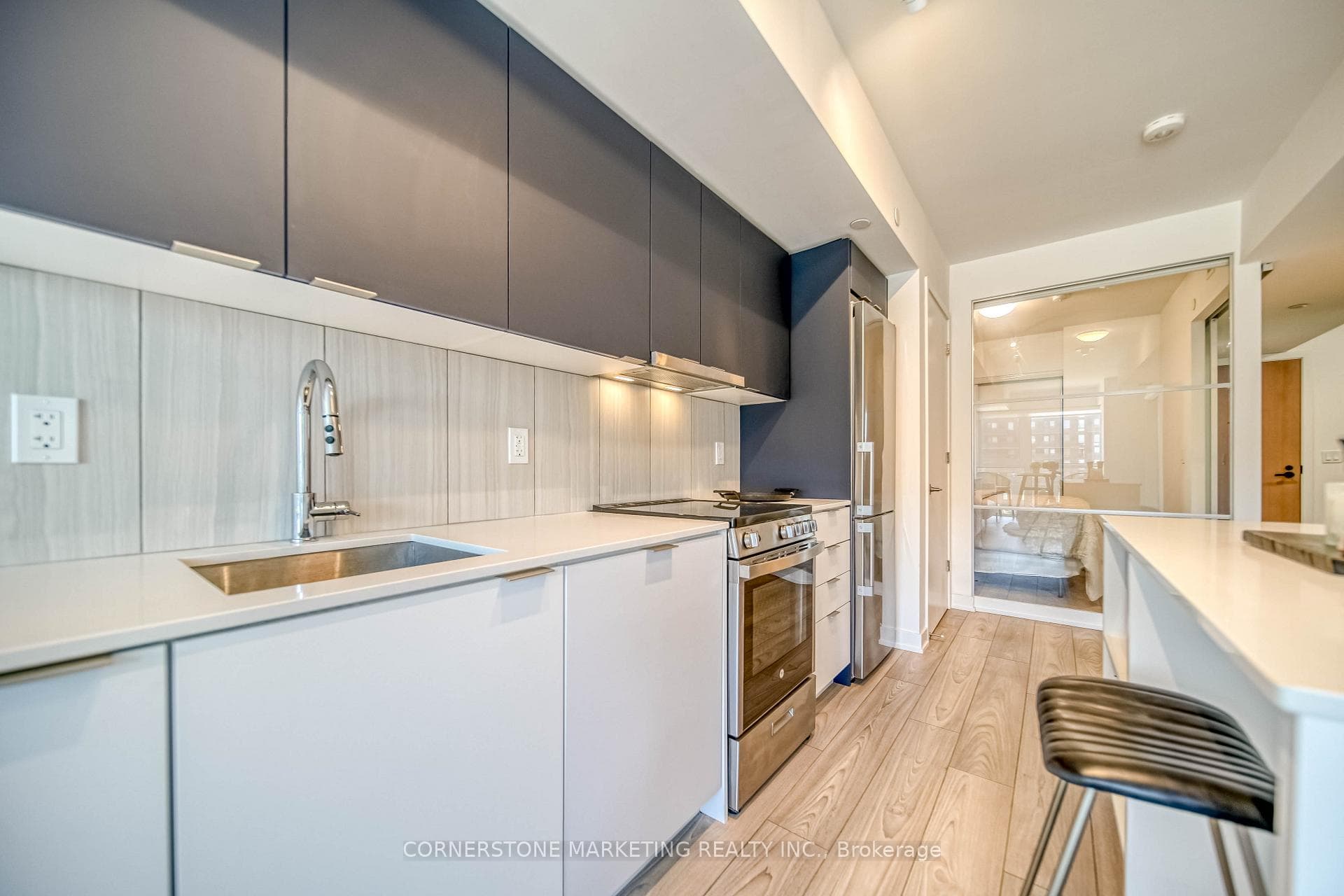8 Tippett Road Unit 428 photo 10