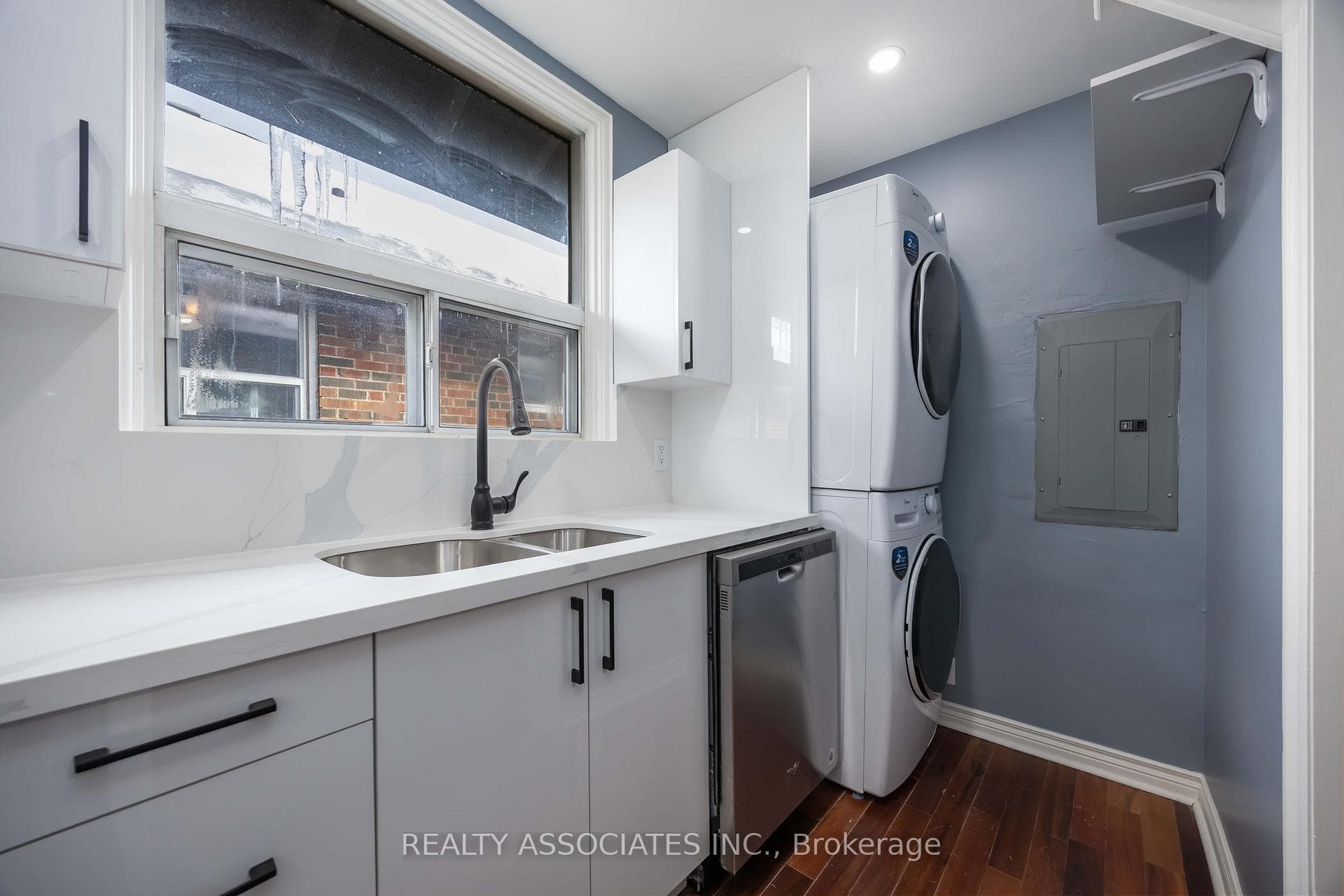 162 Millwood Road photo 15