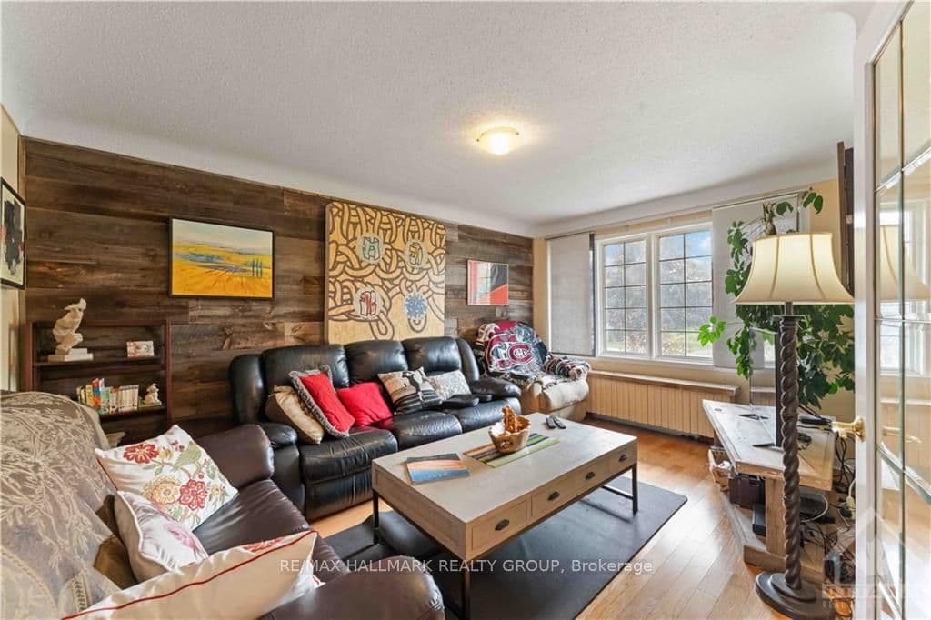 431 BLAKE Boulevard photo 4