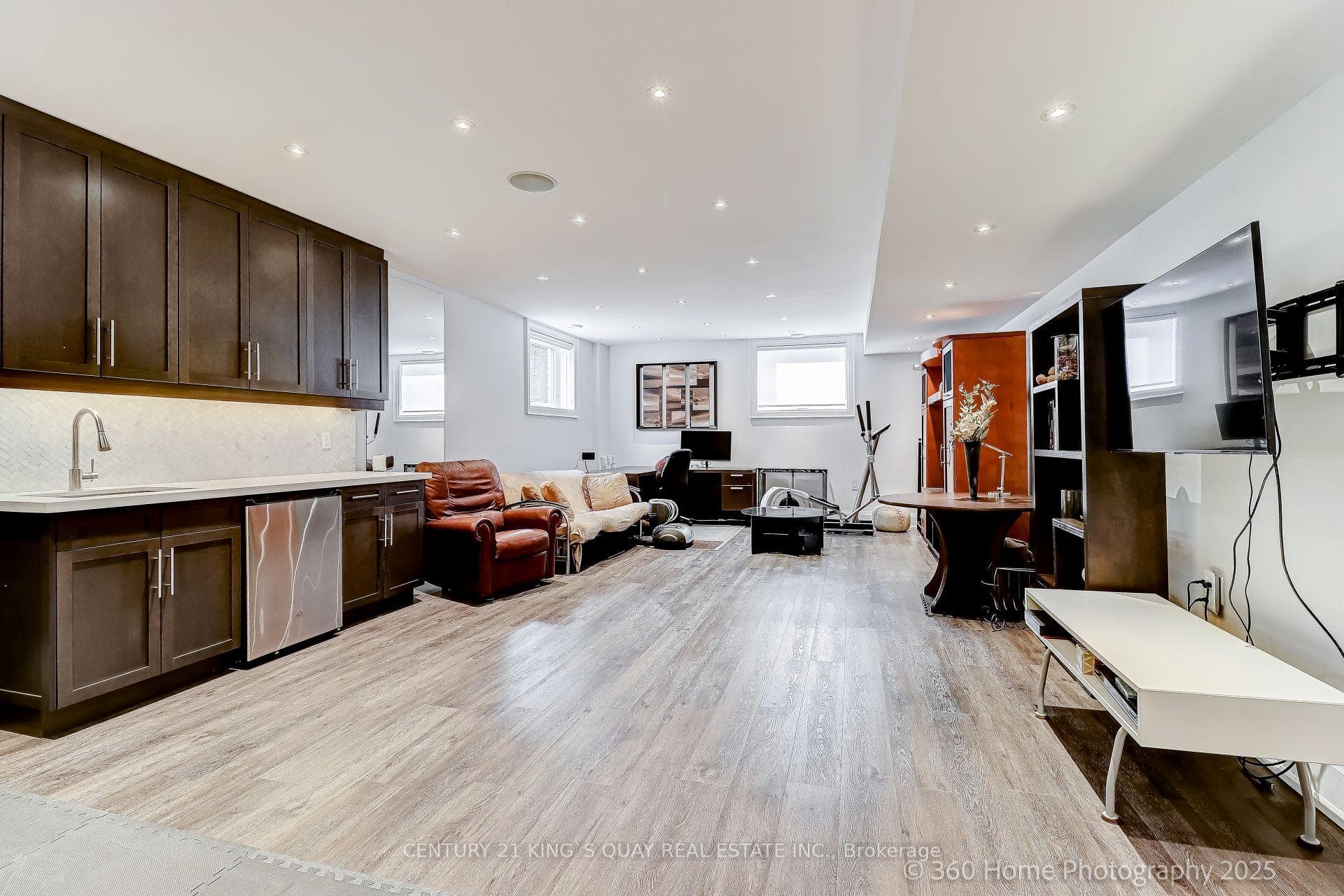 386 Alper Street photo 41