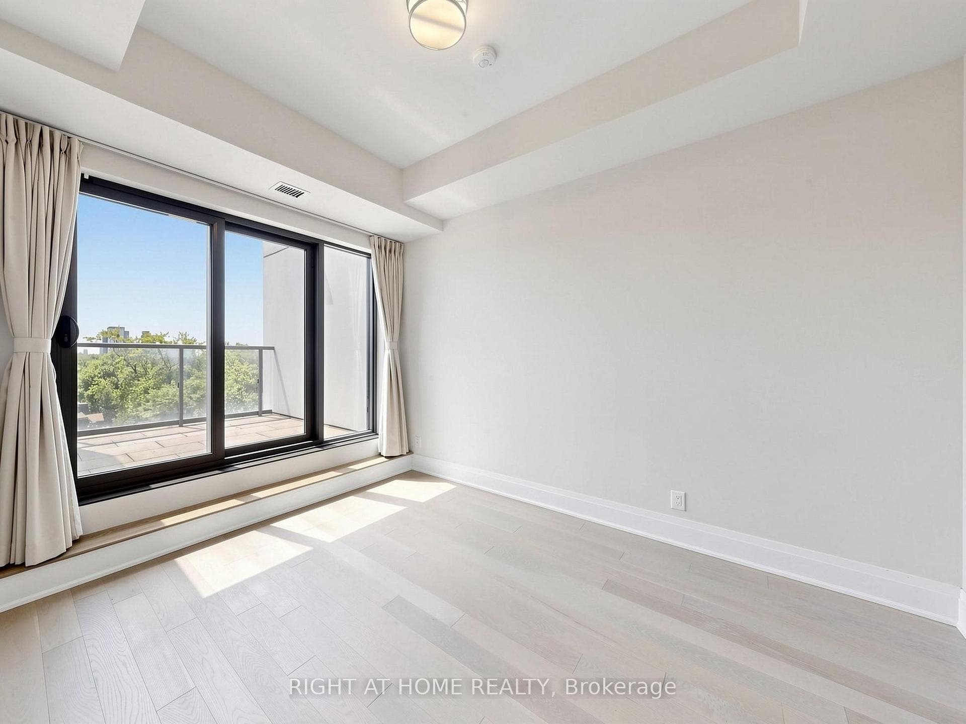 280 Howland Avenue Unit 615 photo 21