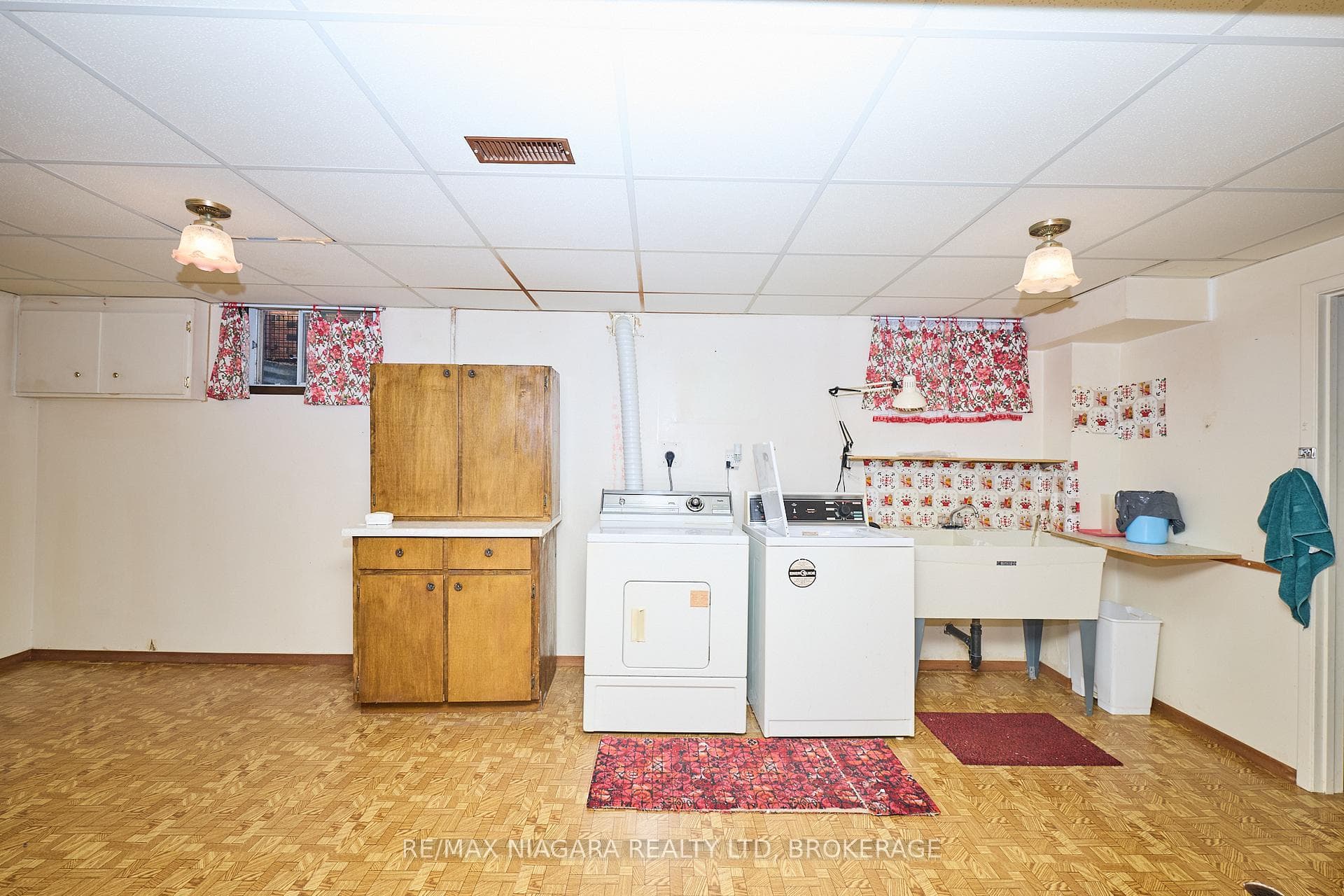 6330 Caledonia Street photo 27