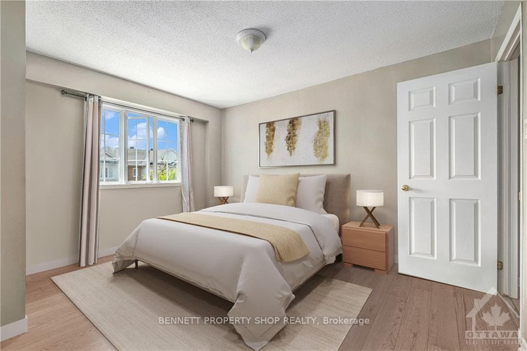 43 MANHATTAN Crescent photo 10