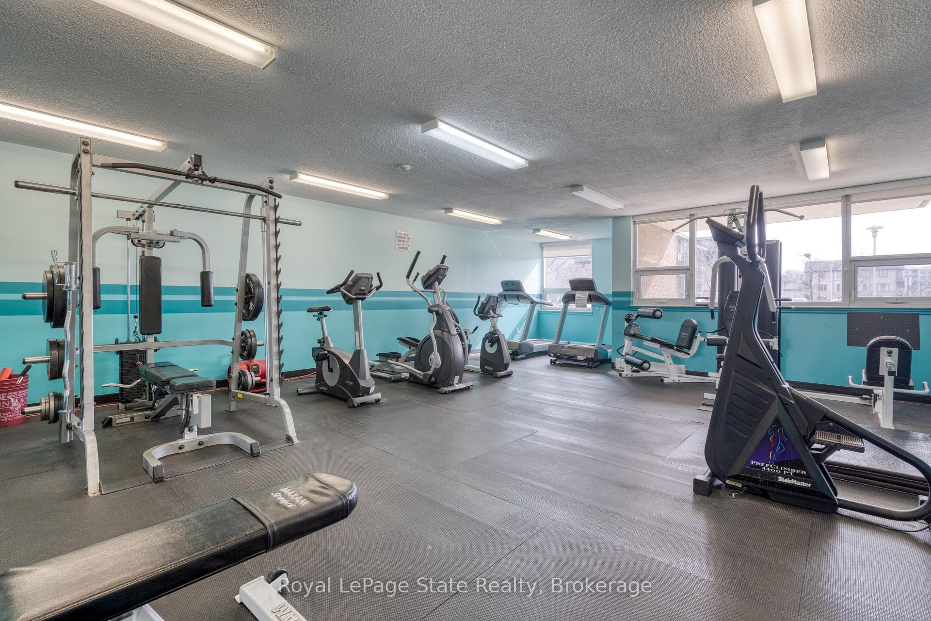 500 Green Road Unit 717 photo 32