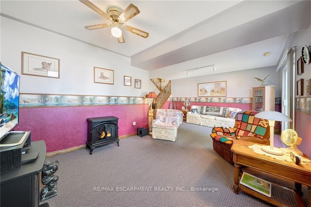 55 Latzer Crescent photo 21