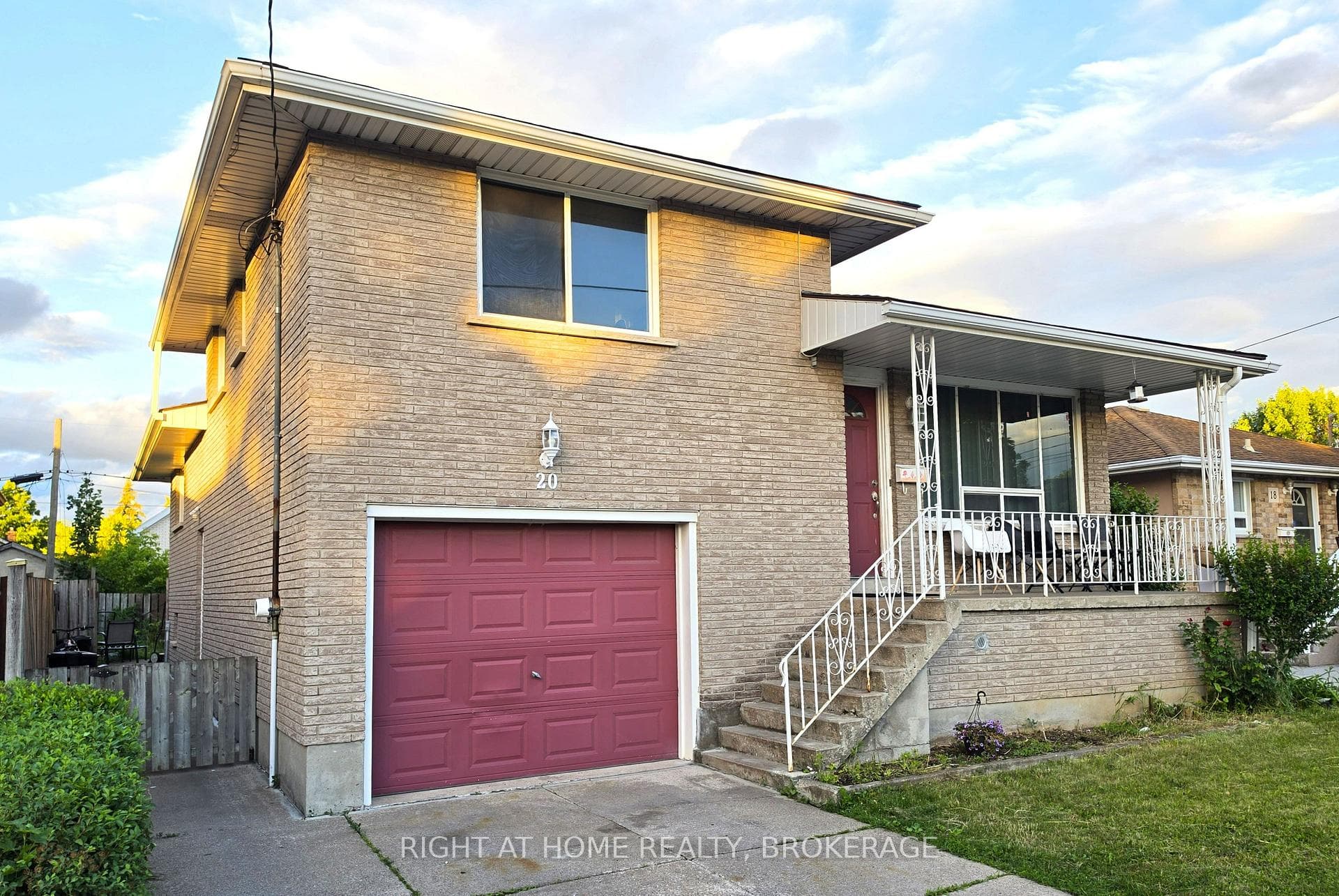 20 Augusta Avenue photo 12