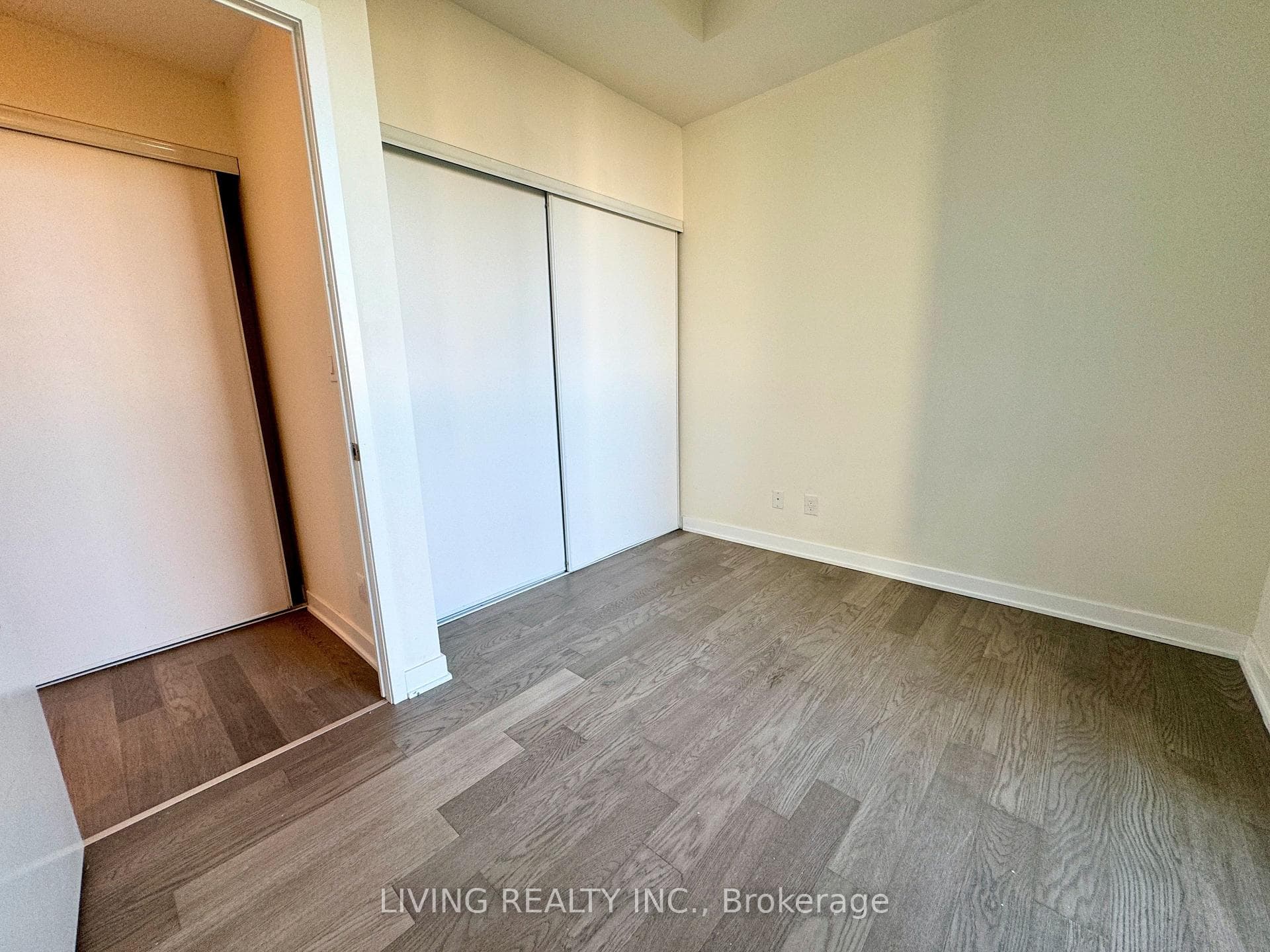 17 Dundonald Street Unit 1006 photo 15