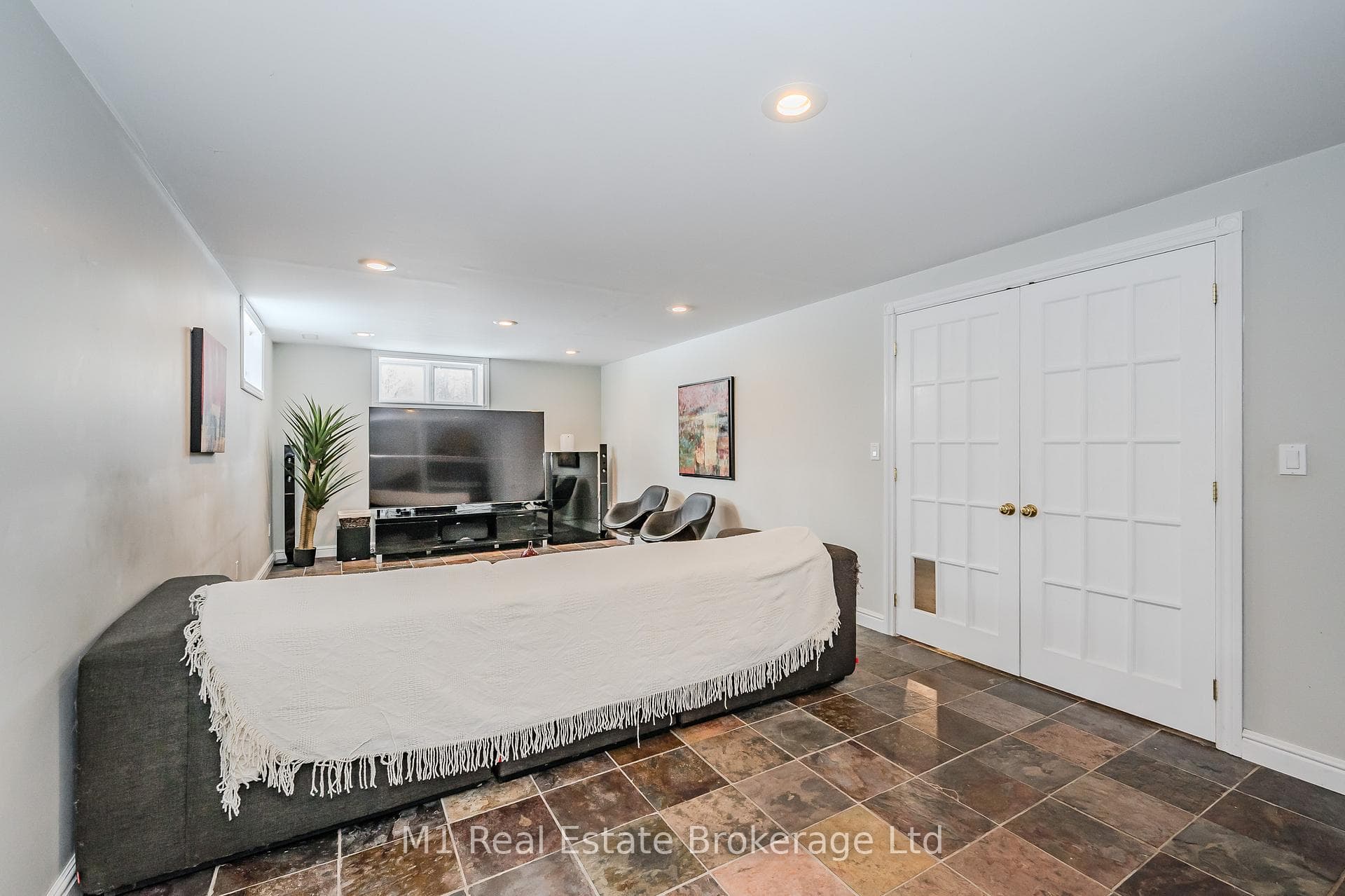 7610 Wellington 51 Road photo 31