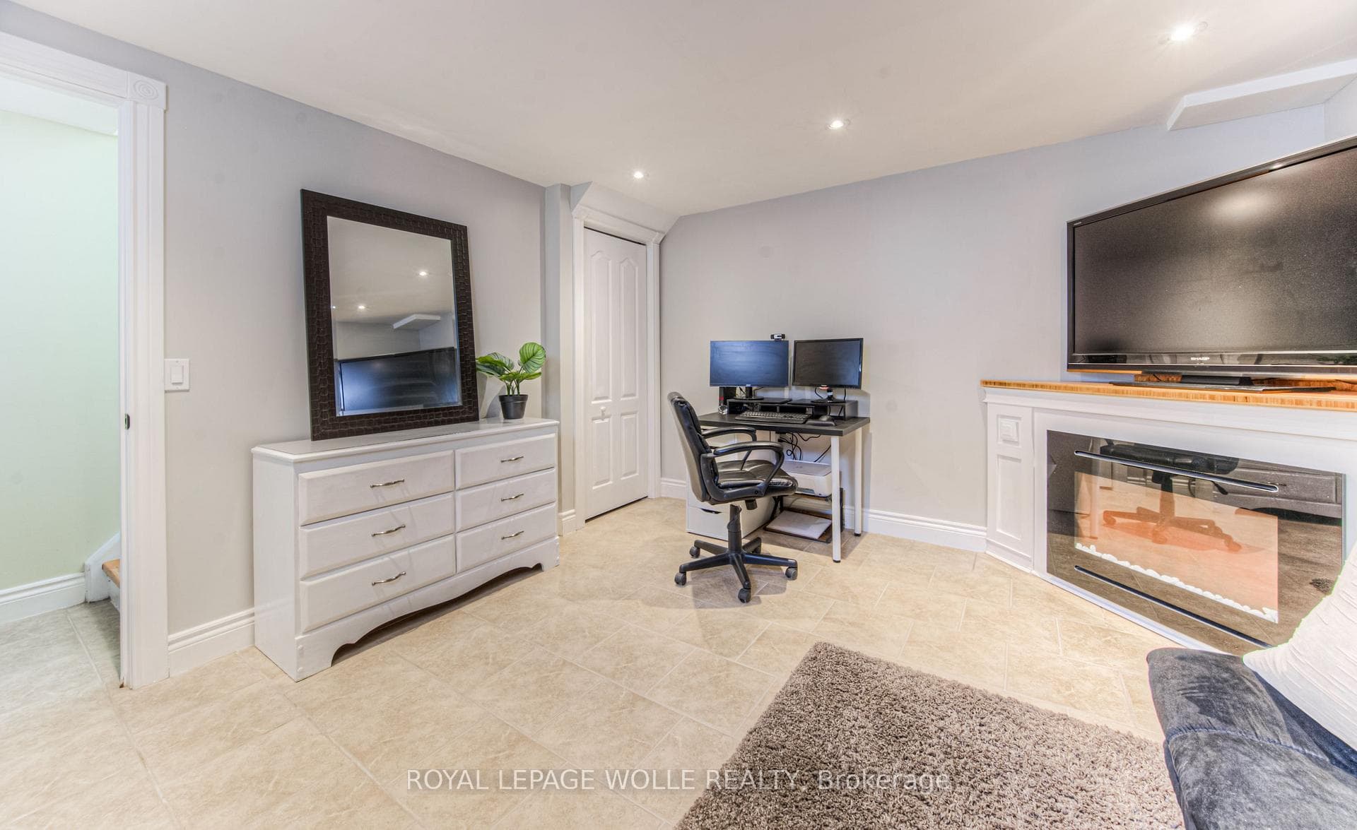 93 Joseph Street photo 30