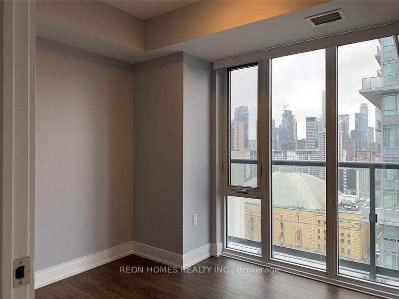 89 Mcgill Street Unit 2102 photo 10