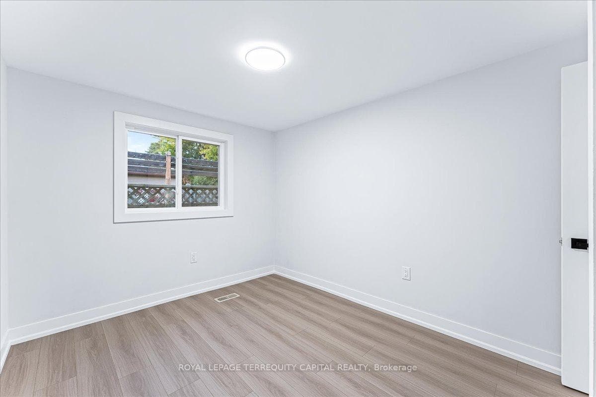 118 Shakespeare Crescent photo 27