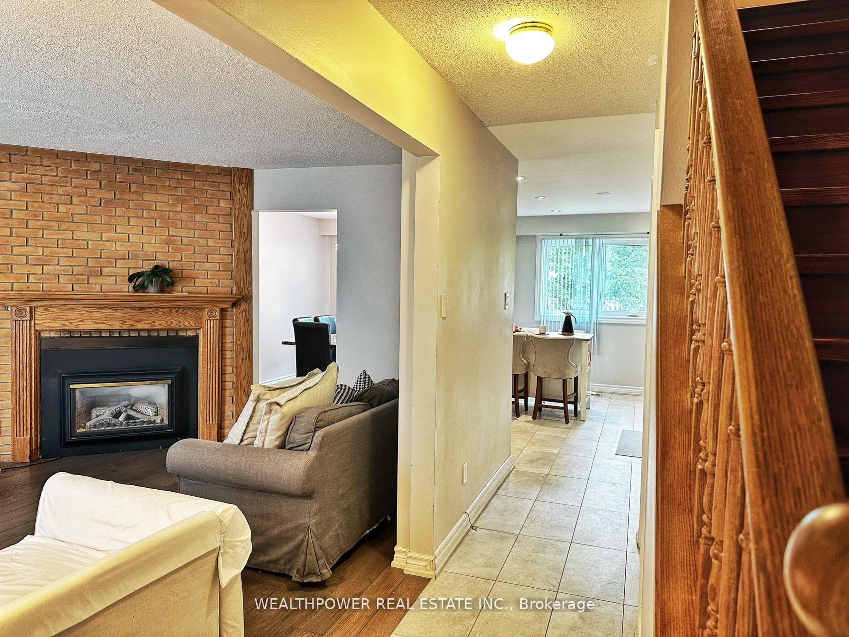 1069 Raintree Lane photo 9
