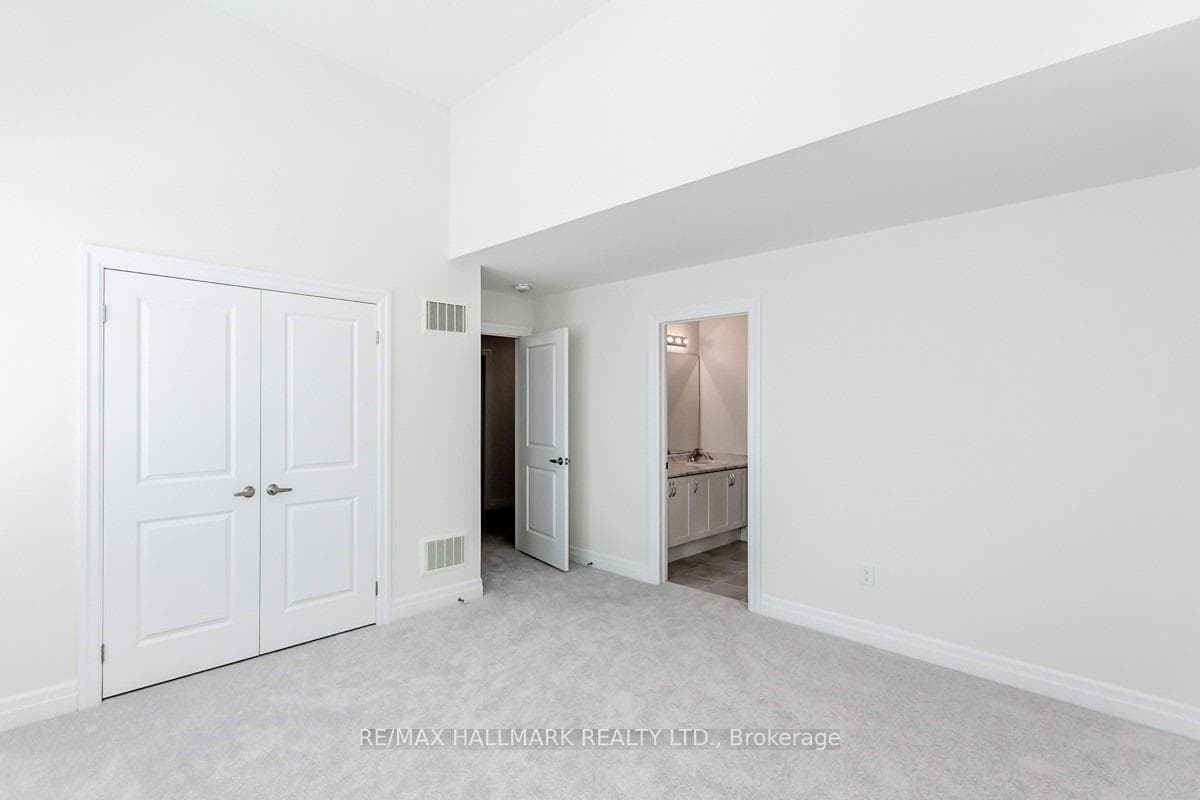 1689 Emberton Way photo 13