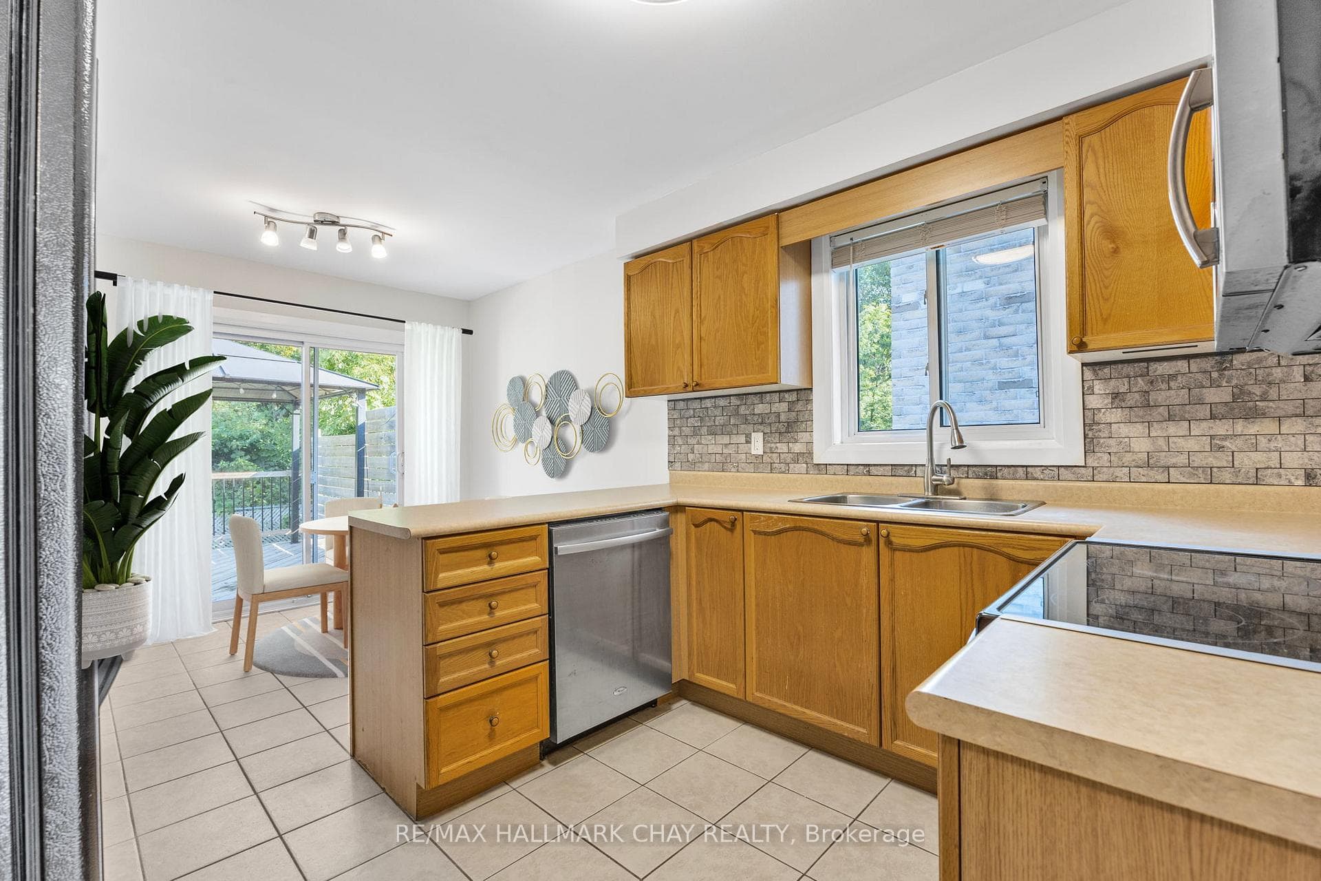 134 Country Lane photo 7
