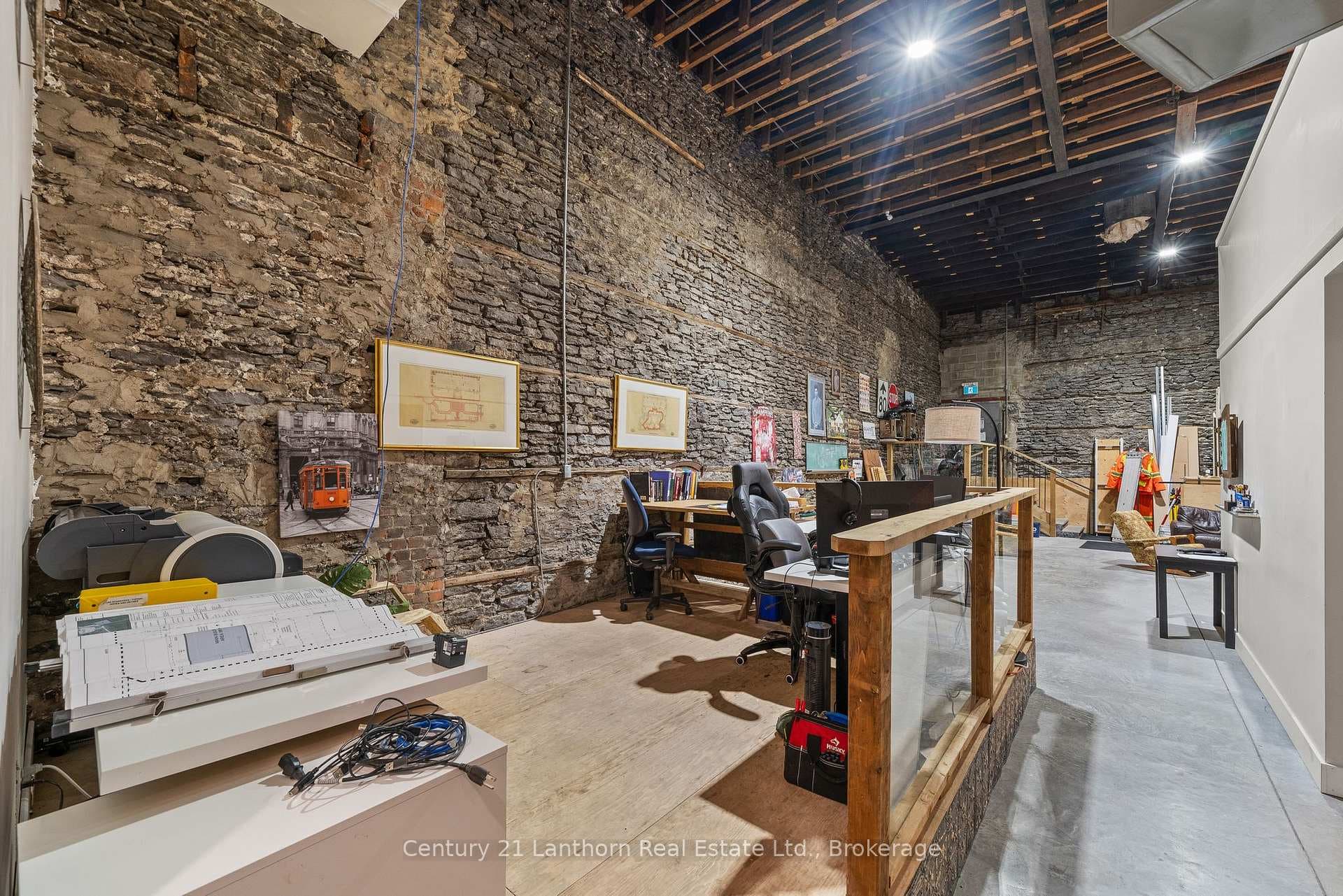 233 Front Street photo 18