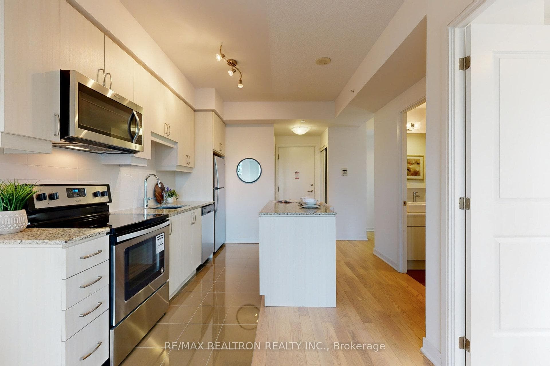 9191 Yonge Street Unit 319sw photo 12