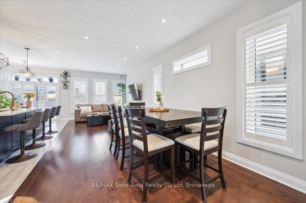 203 Woodbine Avenue photo 10