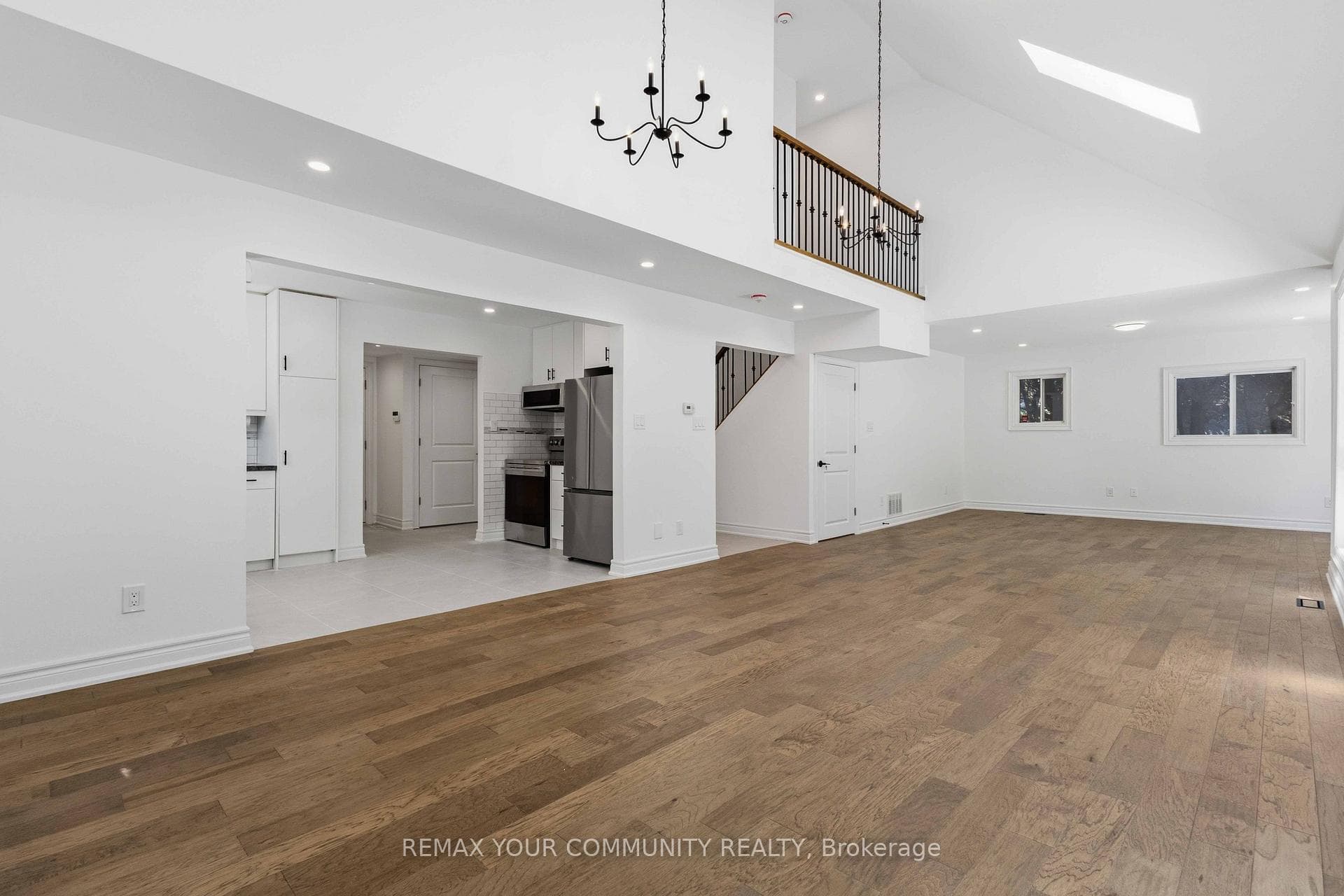 924 Helen Street photo 10