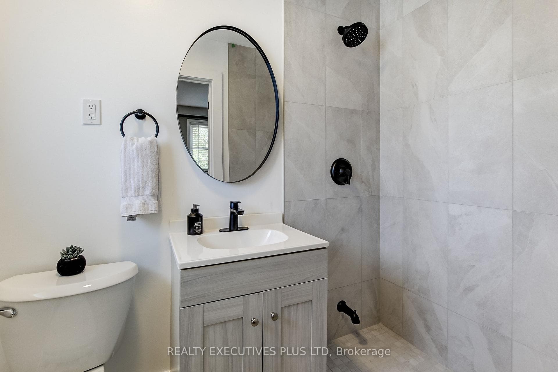 114 Neilson Drive photo 21