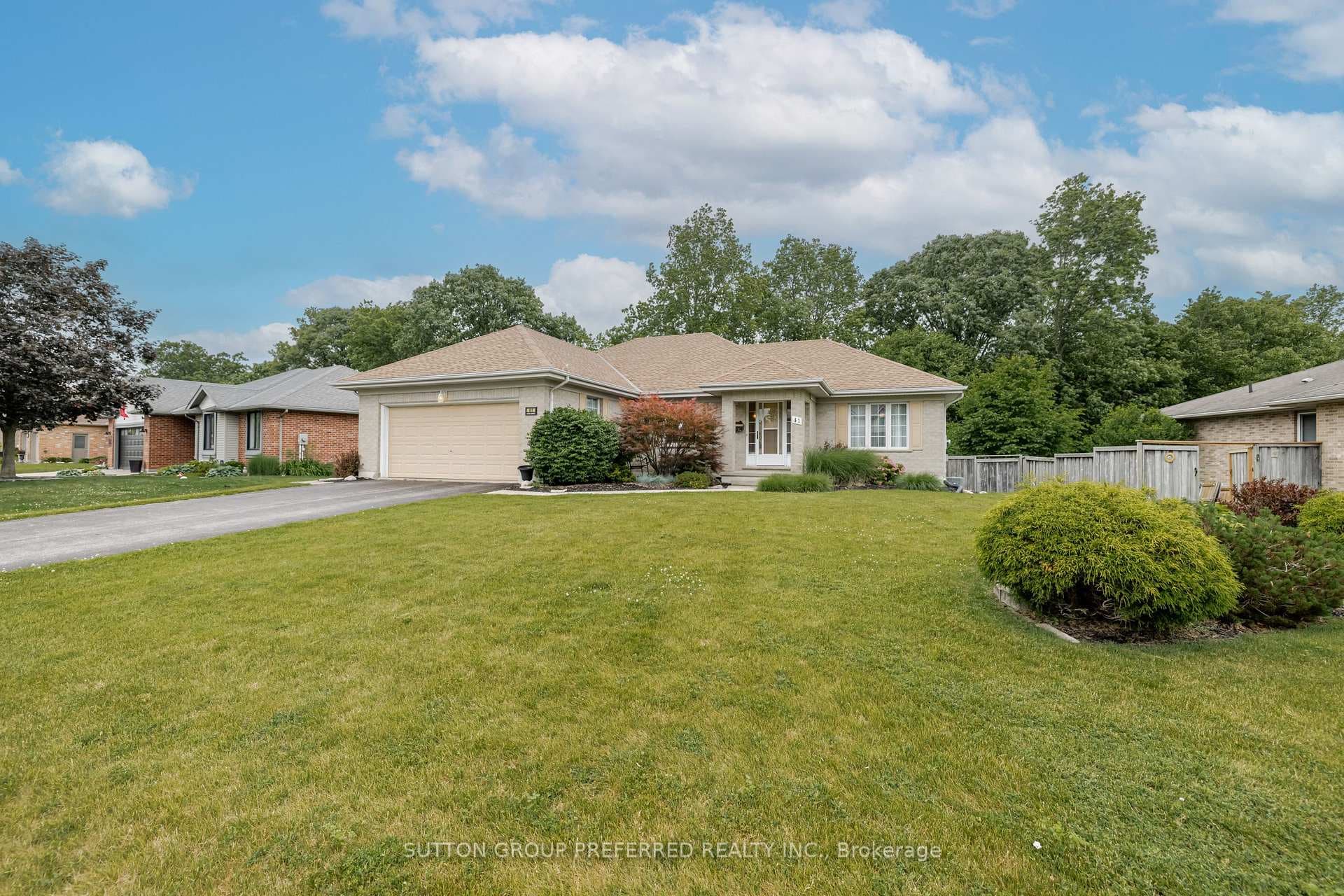 41 Mc Gregor Court photo 2