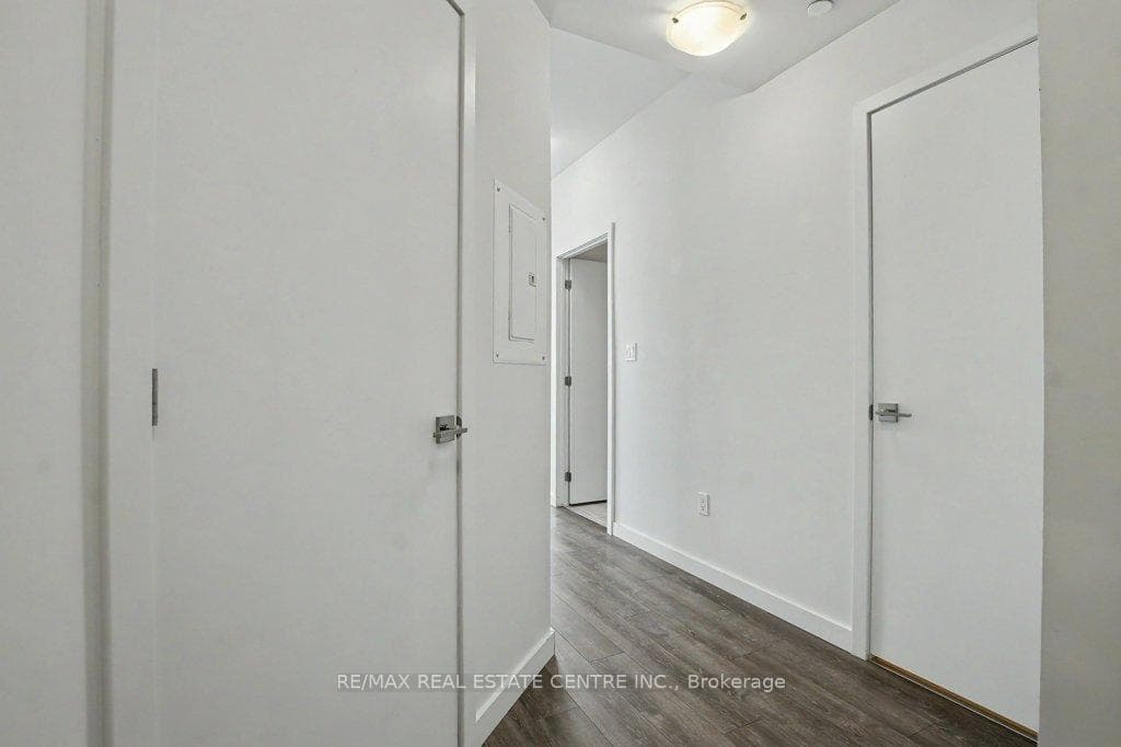 690 King Street Unit 101 photo 11