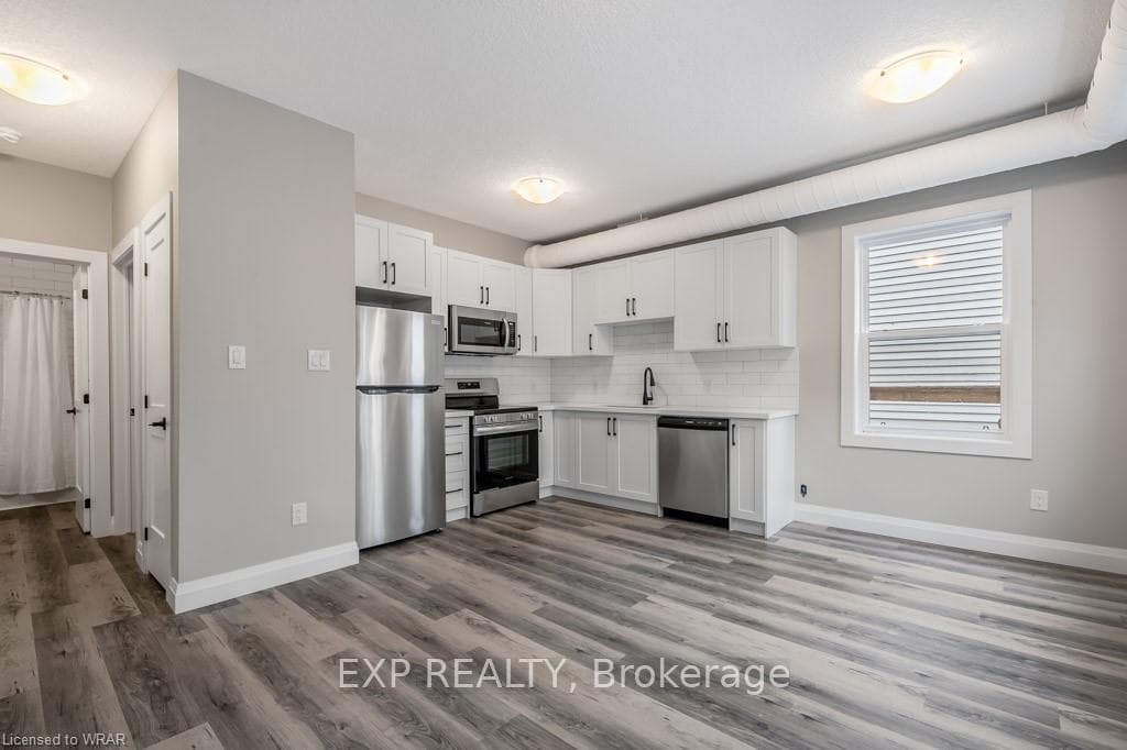 26 Queen Street Unit 1 photo 2