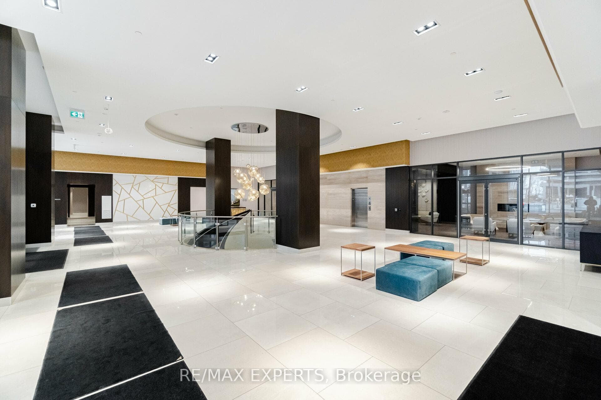 9000 Jane Street Unit 2010 photo 27