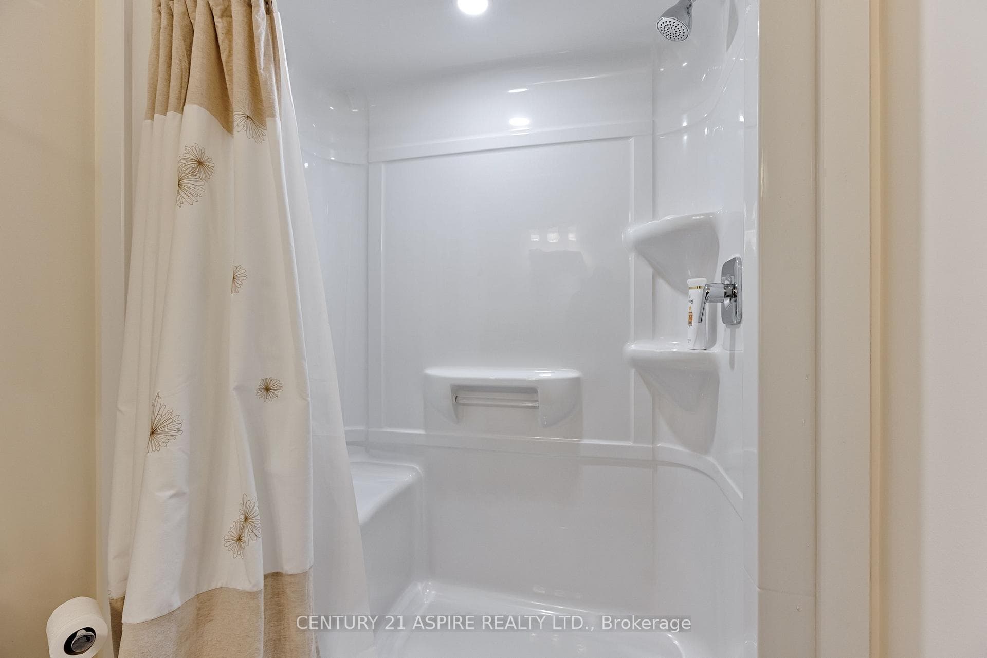 48 Bedard Boulevard photo 34