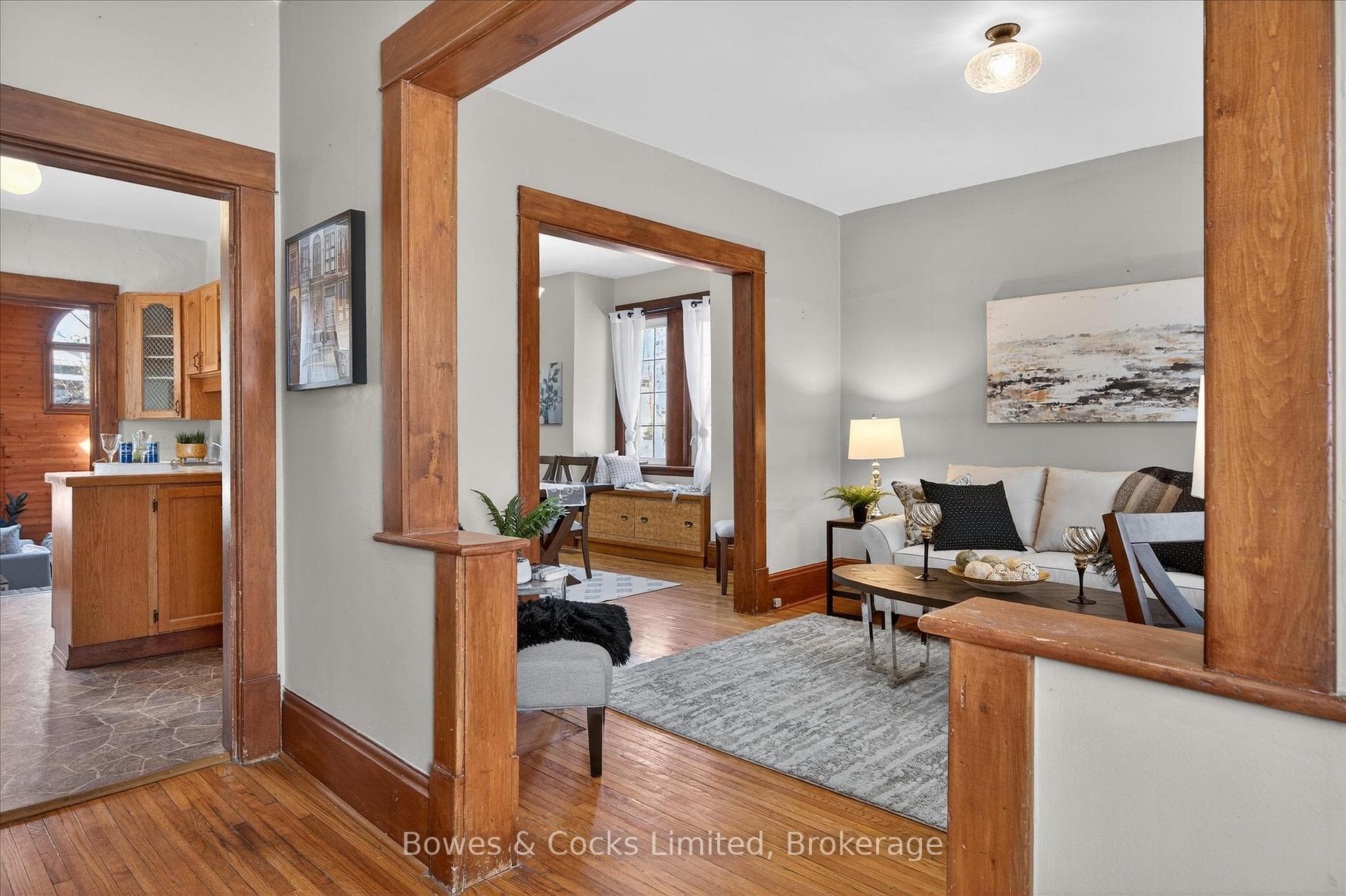 633 Downie Street photo 8
