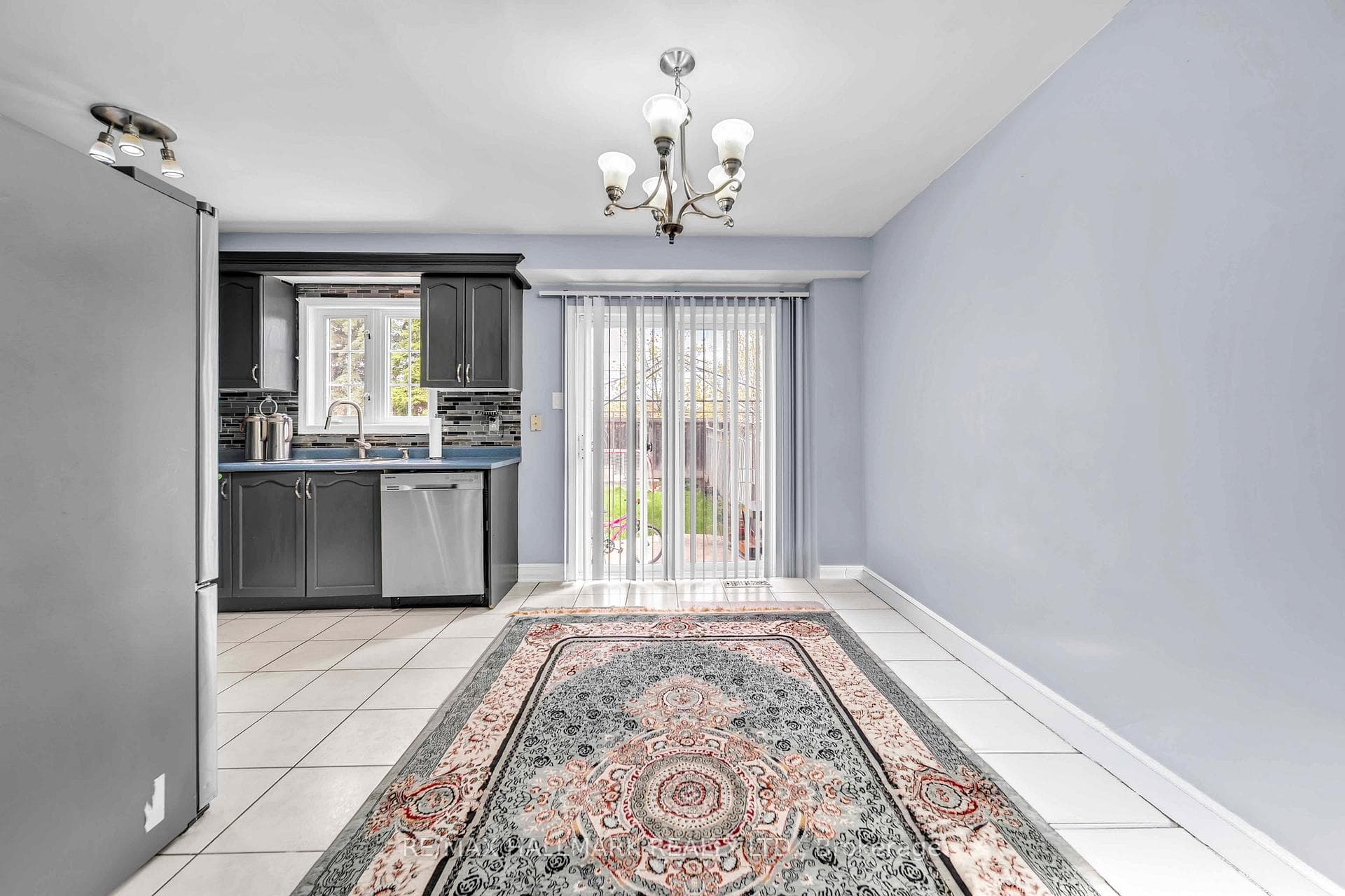 96 Olympia Crescent photo 6