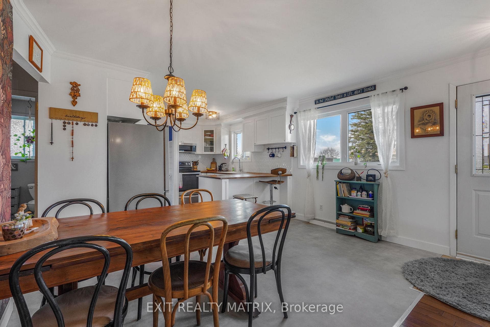 509 Ghislain Street photo 7