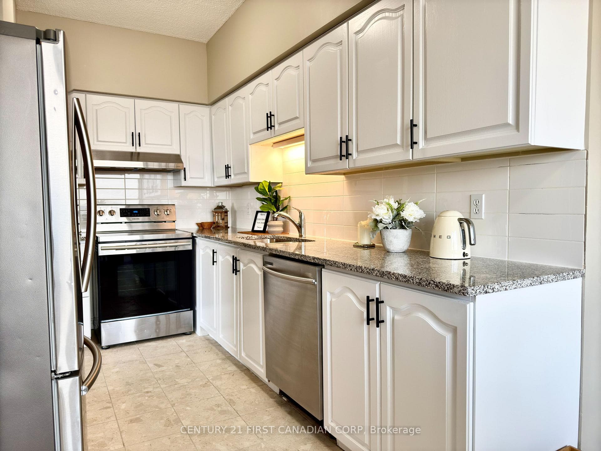 744 Wonderland Road Unit 1203 photo 13