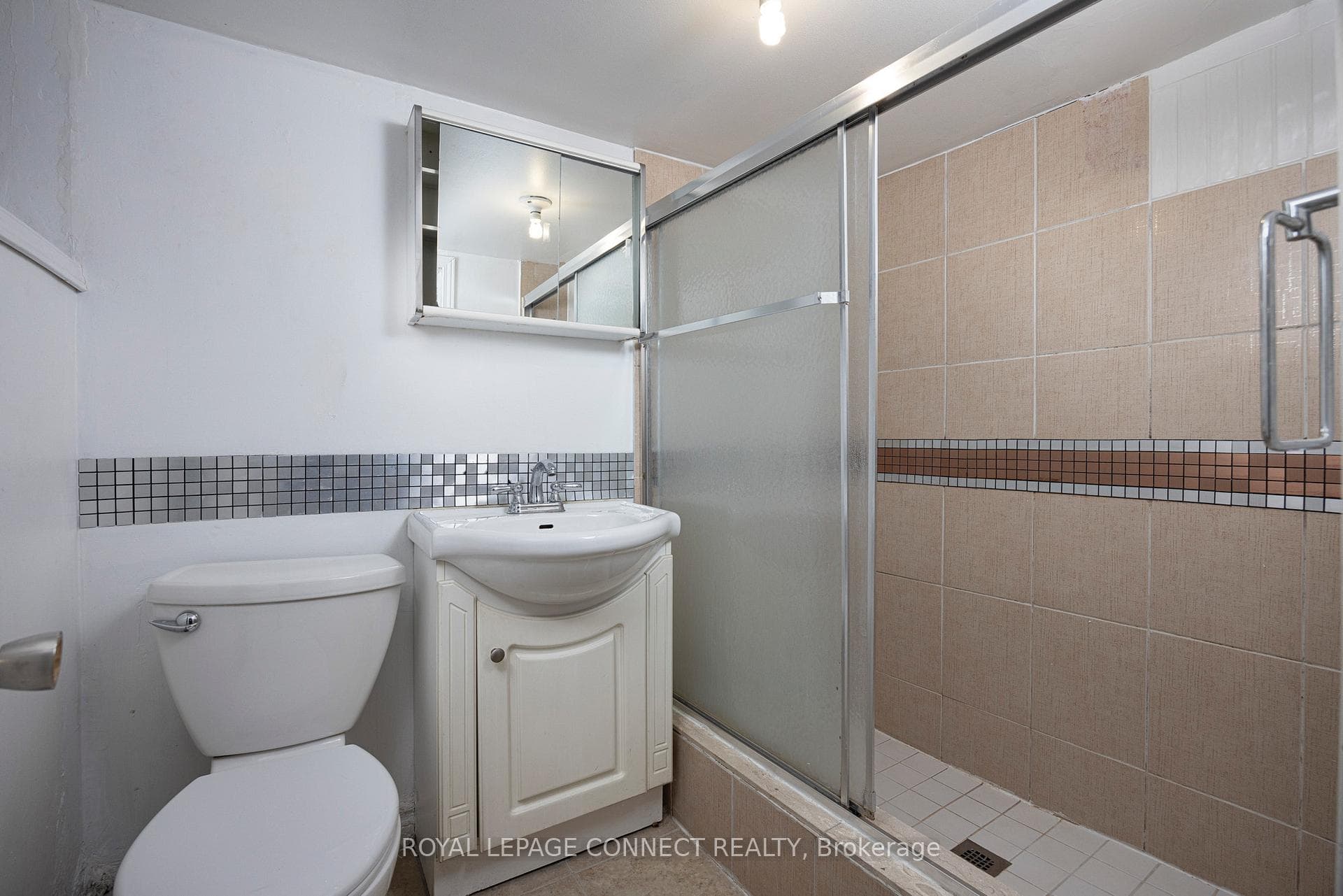 566 Gladstone Avenue photo 35