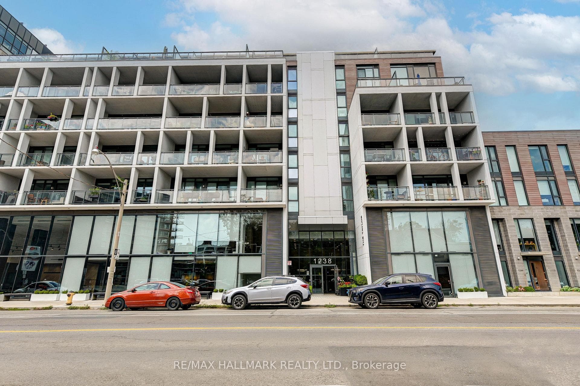1238 Dundas Street Unit 813 photo 17